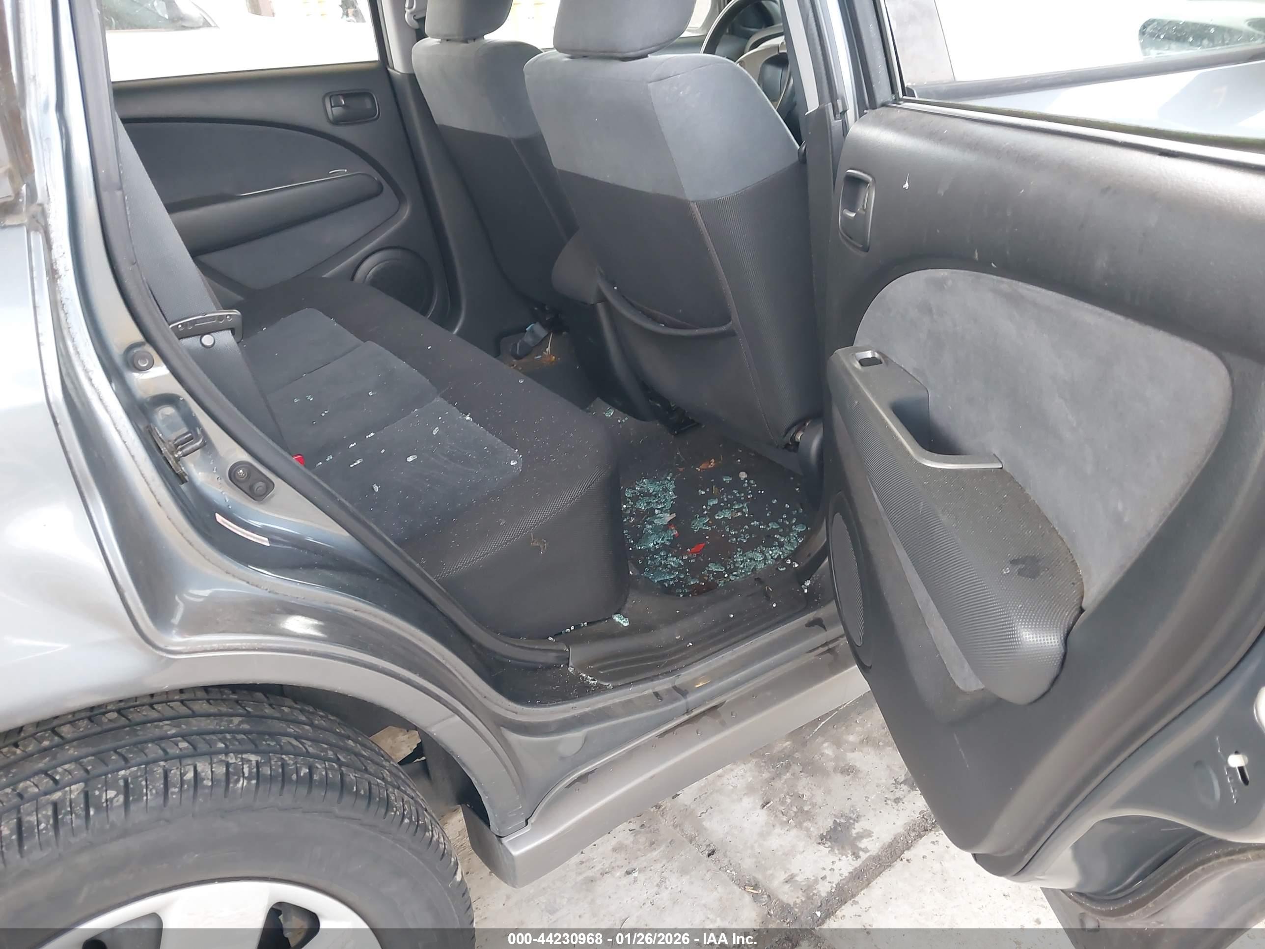 MITSUBISHI OUTLANDER image 8