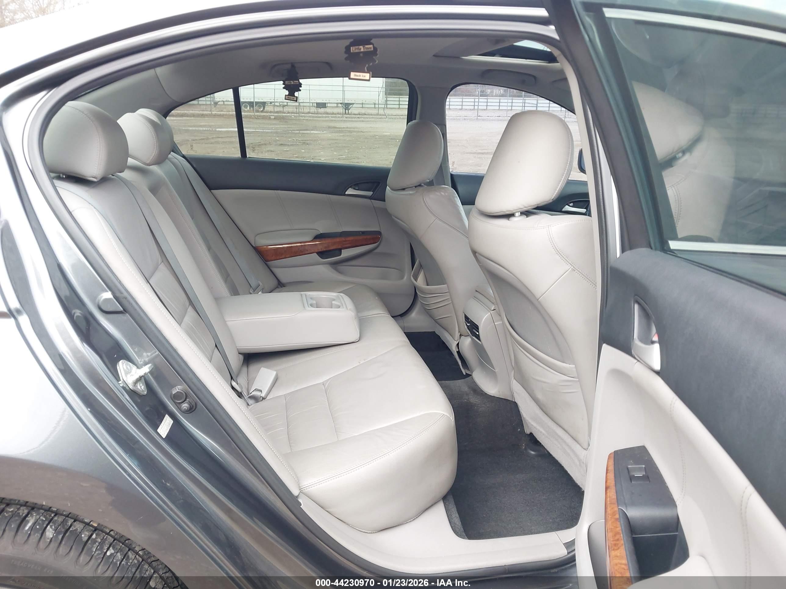 HONDA ACCORD image 8