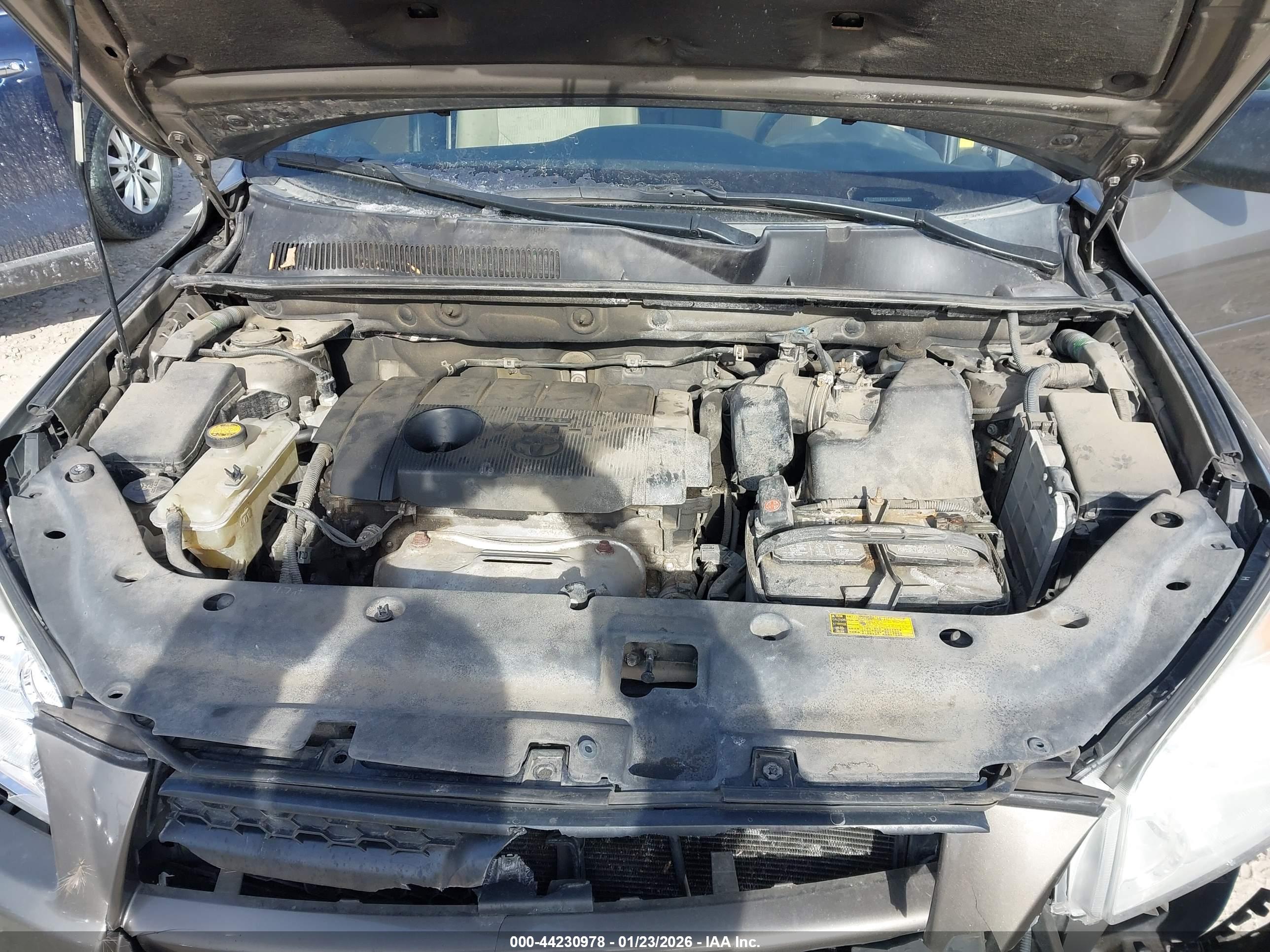 TOYOTA RAV4 image 10