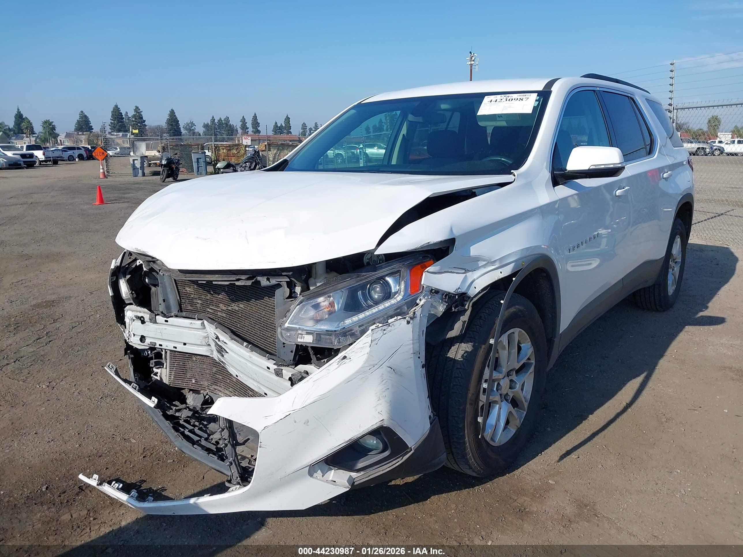 CHEVROLET TRAVERSE image 2