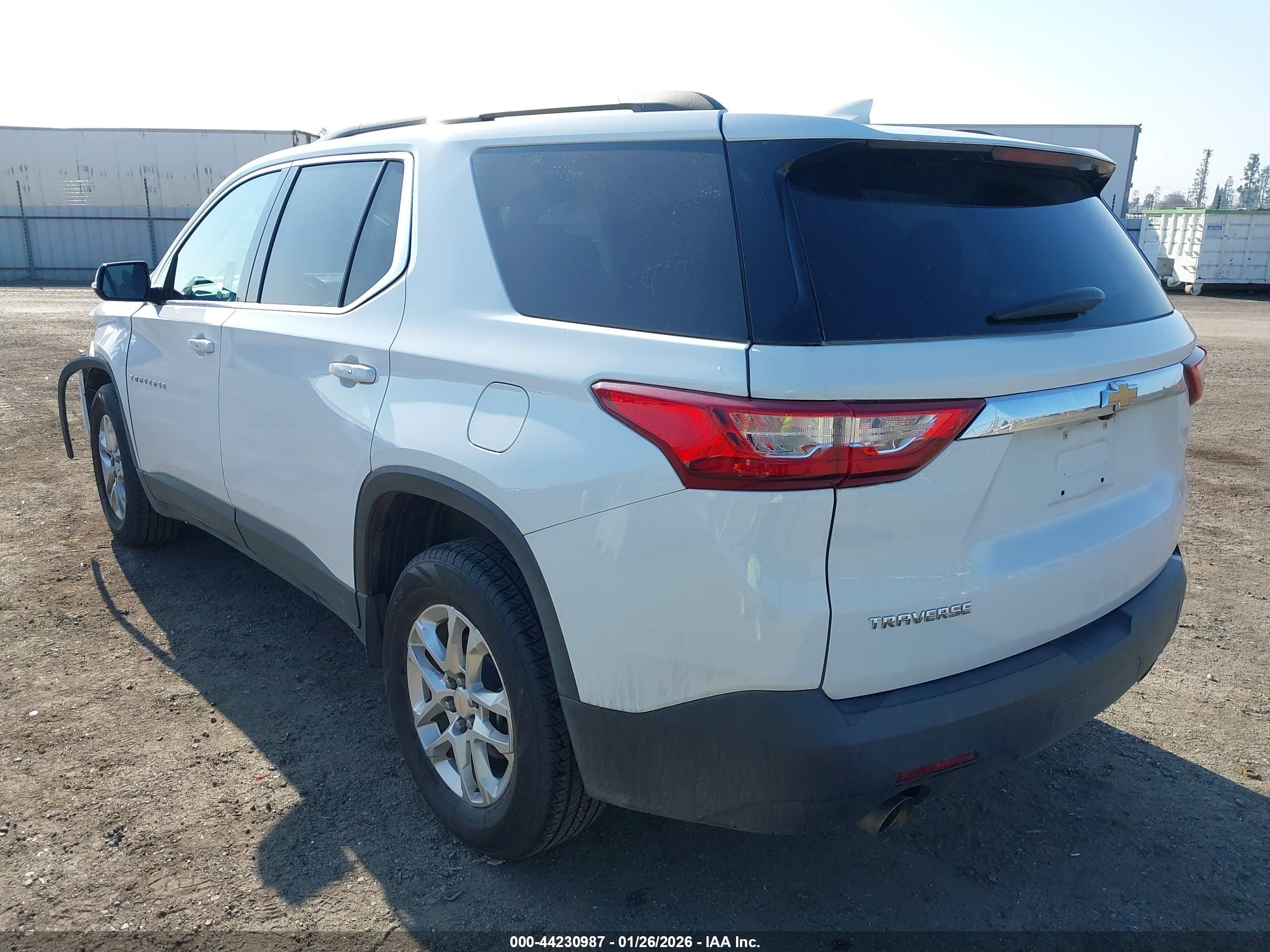 CHEVROLET TRAVERSE image 3