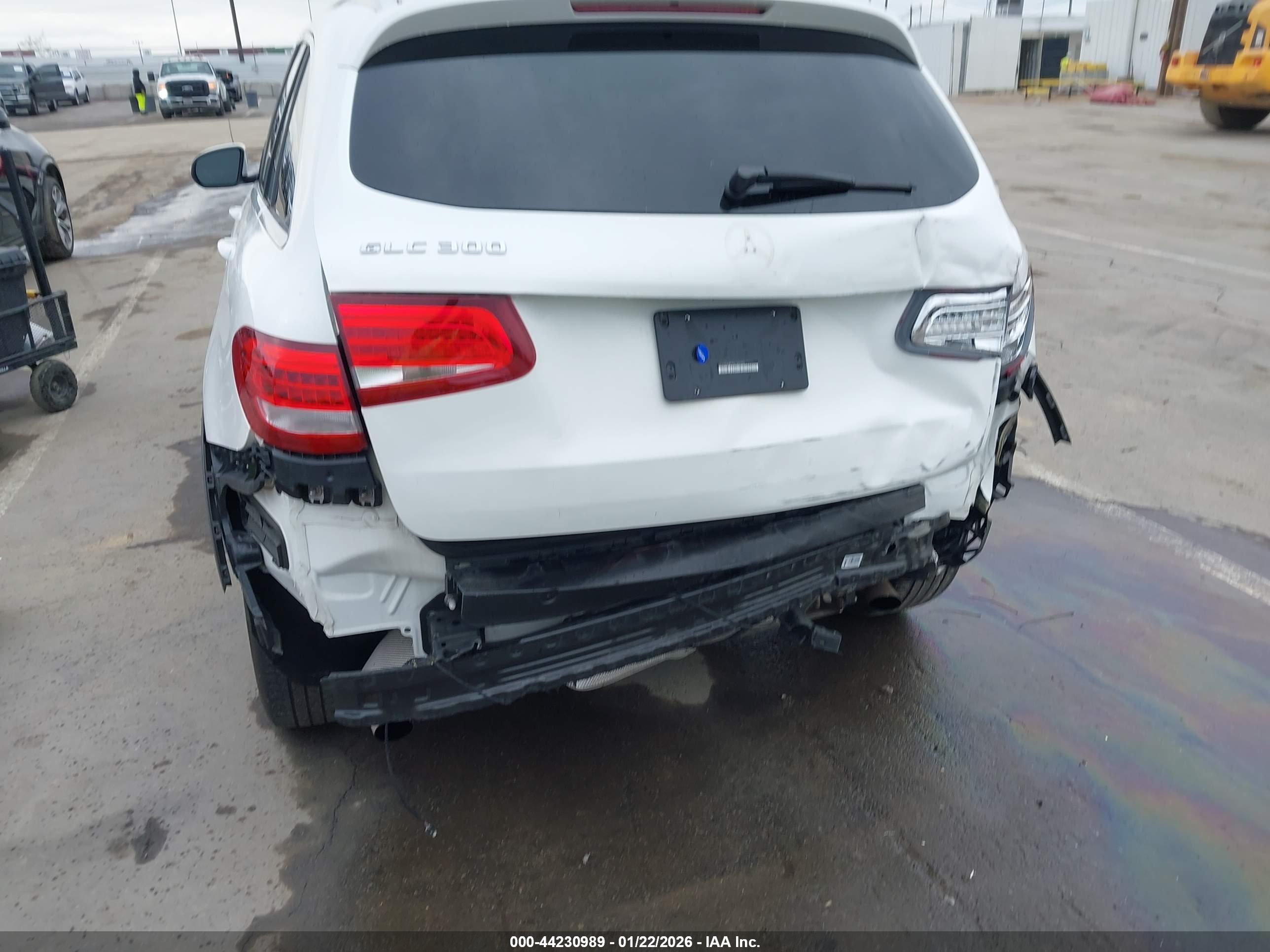 MERCEDES-BENZ GLC image 6