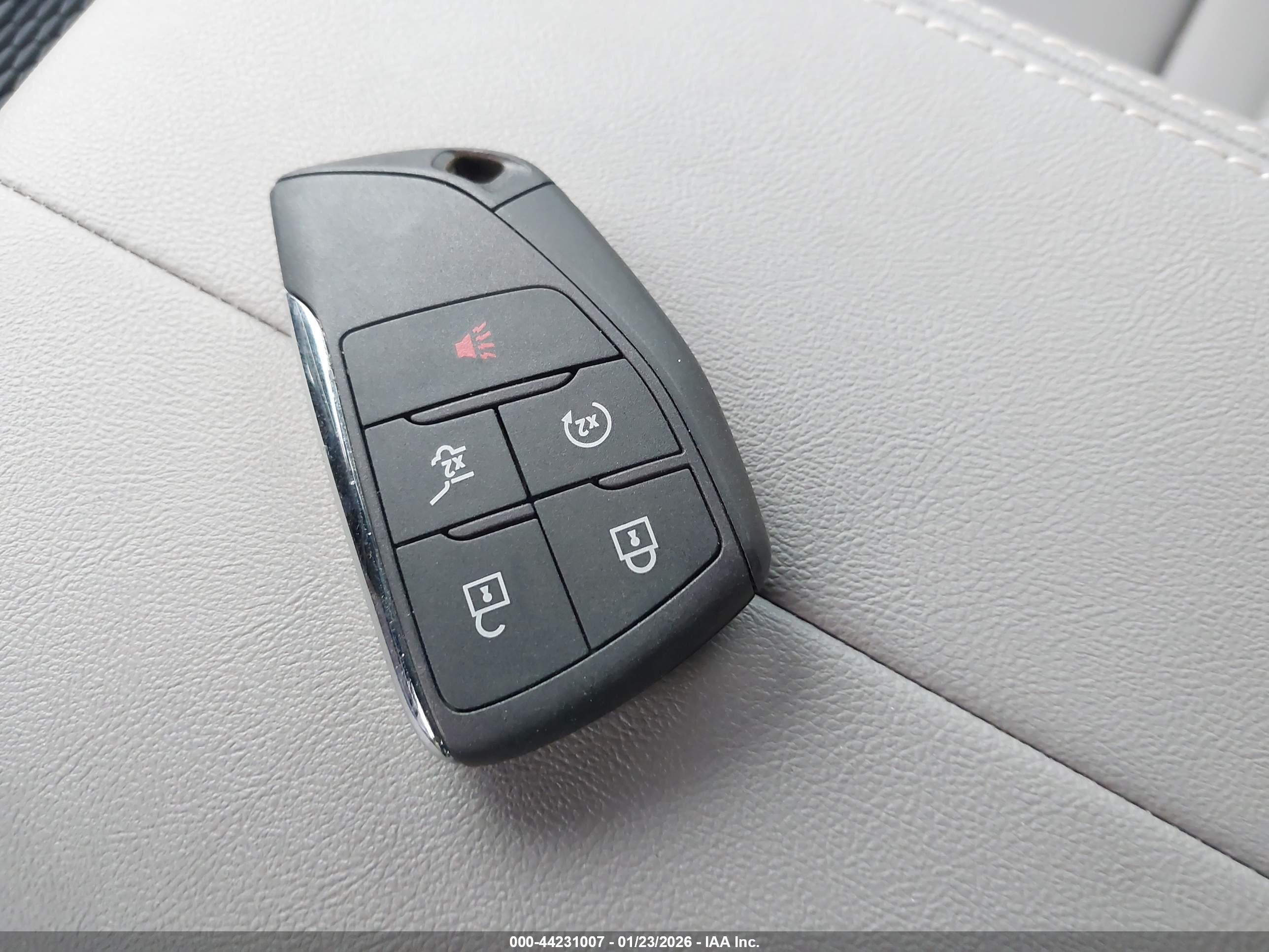 GMC TERRAIN image 11