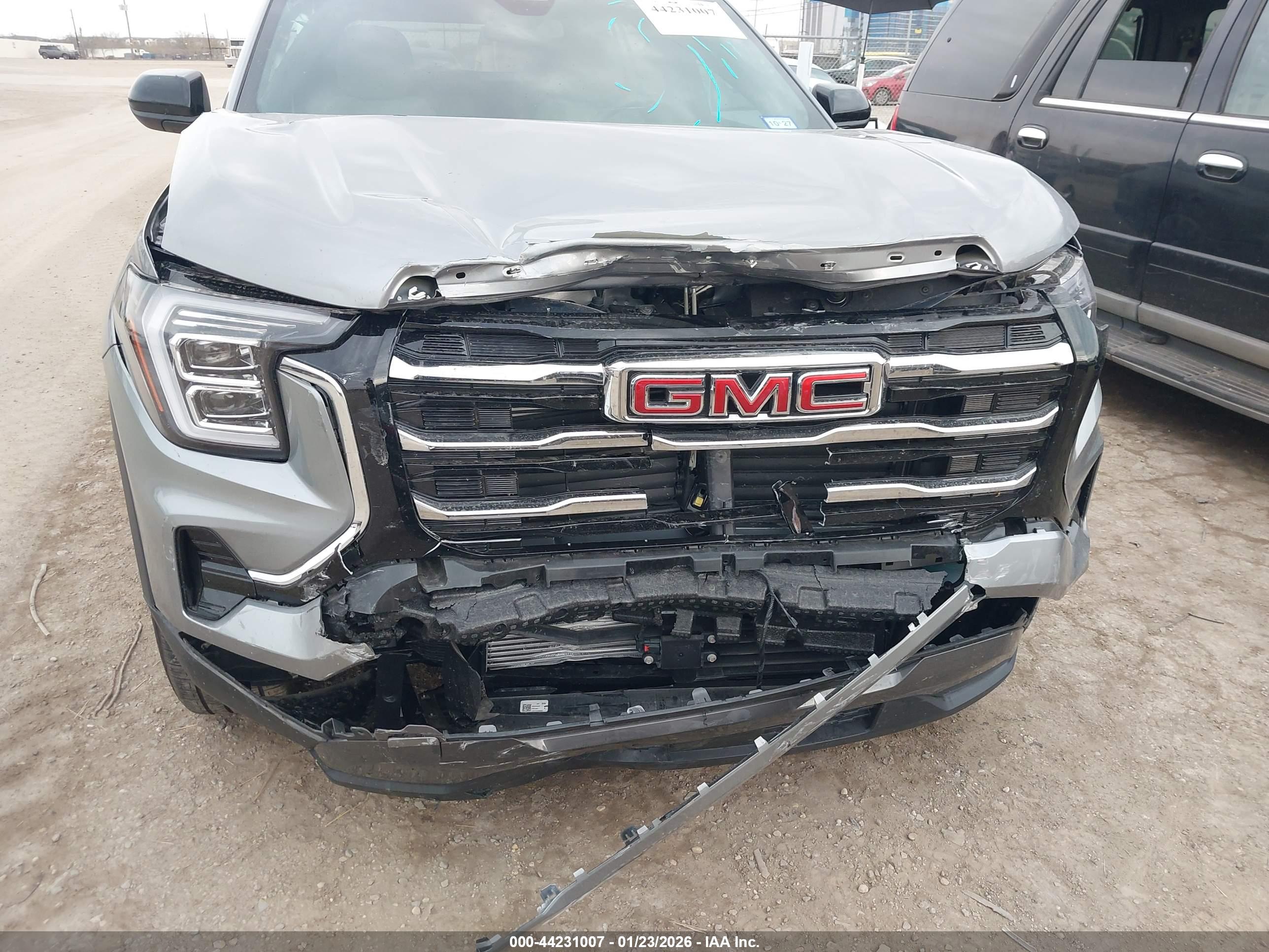 GMC TERRAIN image 6