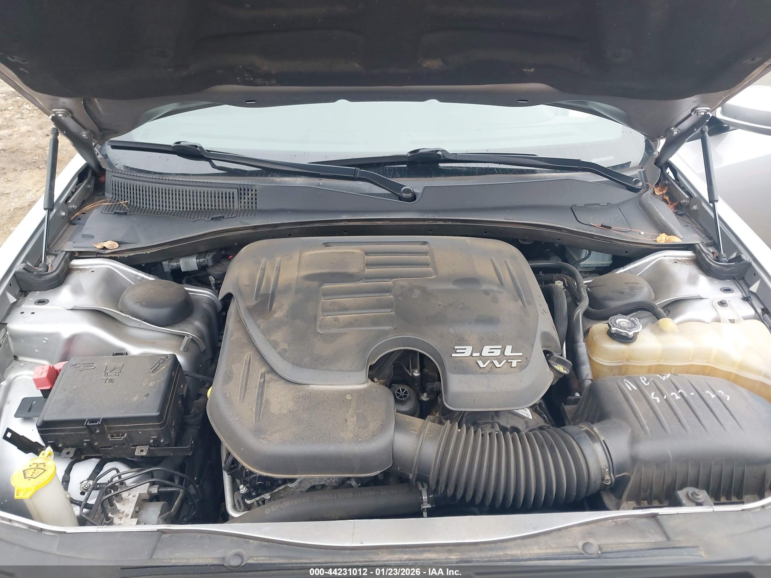 CHRYSLER 300 image 10