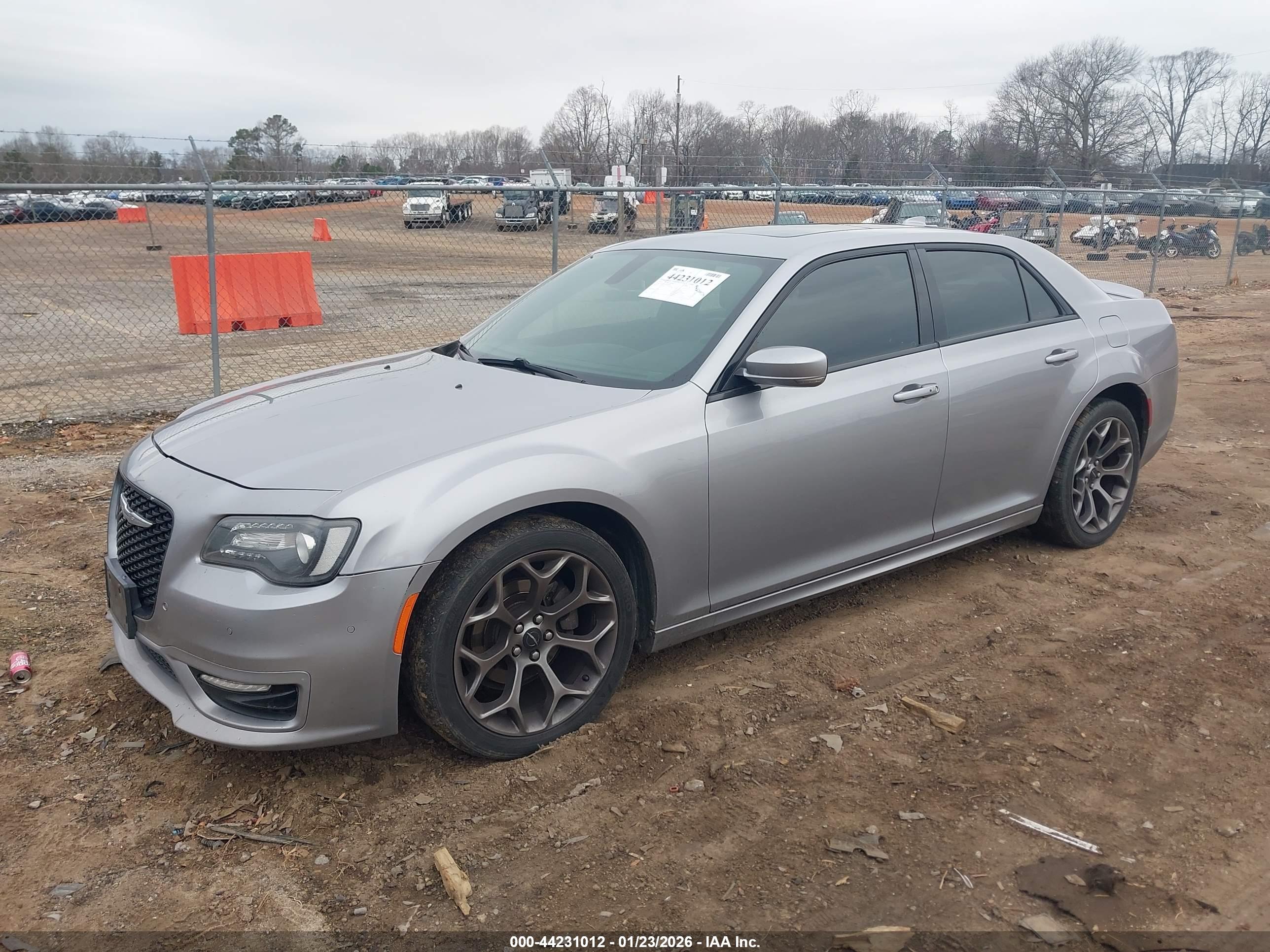 CHRYSLER 300 image 2