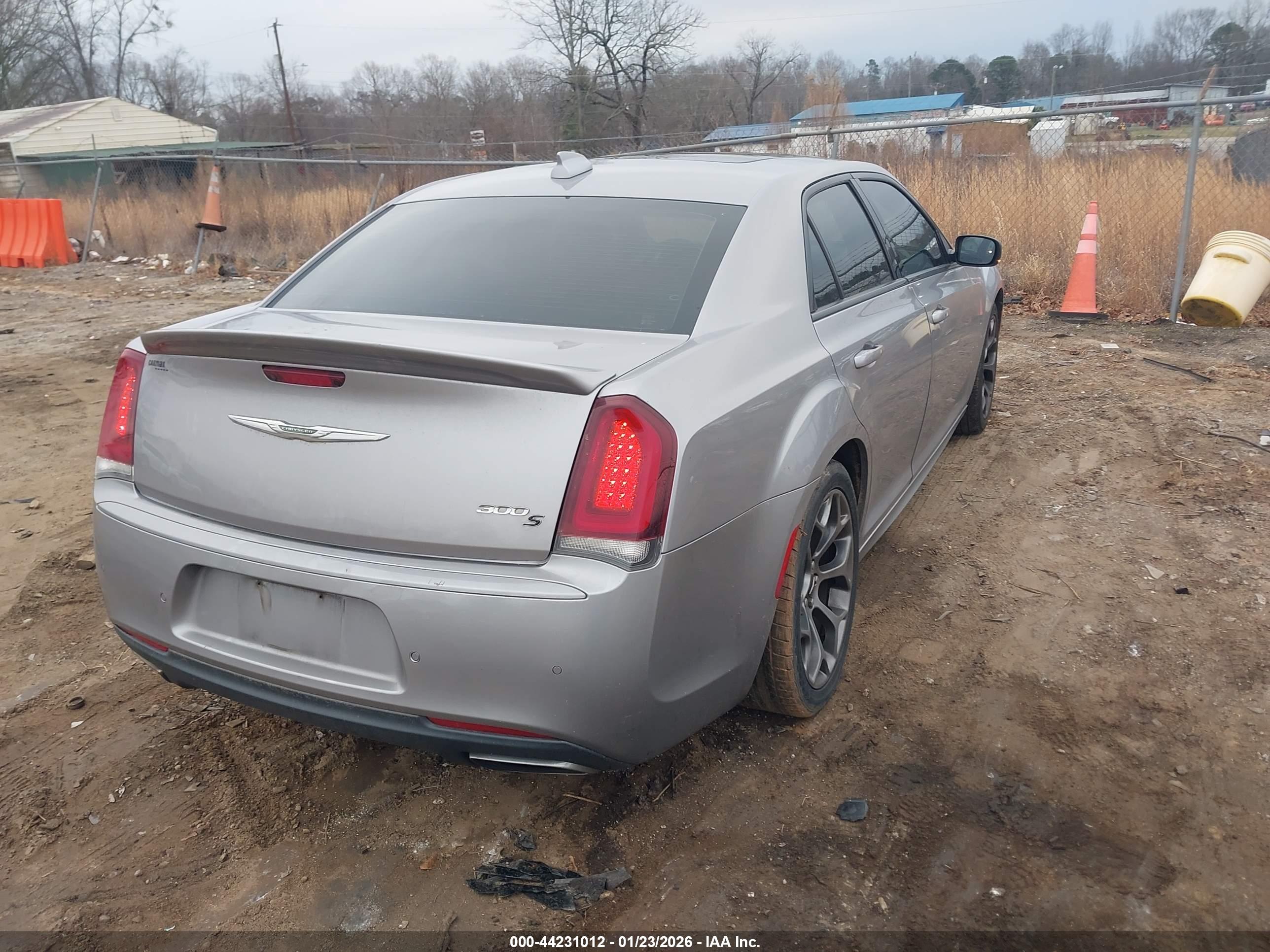 CHRYSLER 300 image 4