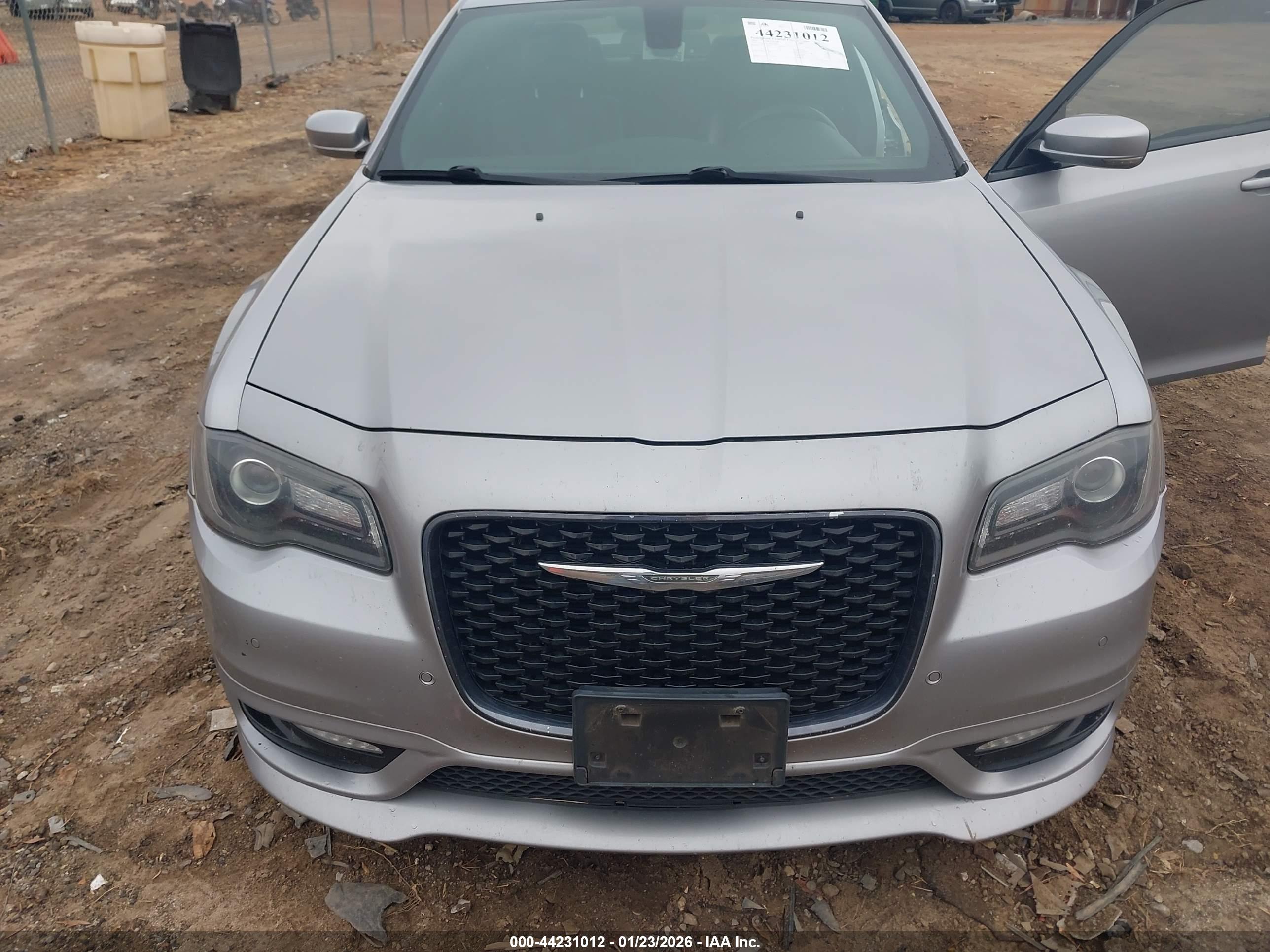 CHRYSLER 300 image 6