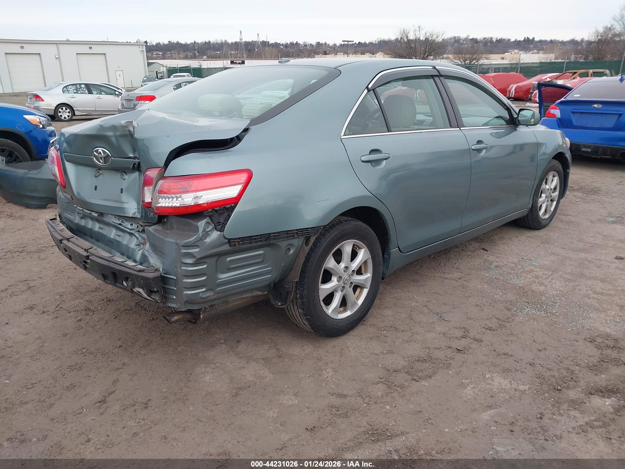 TOYOTA CAMRY image 4