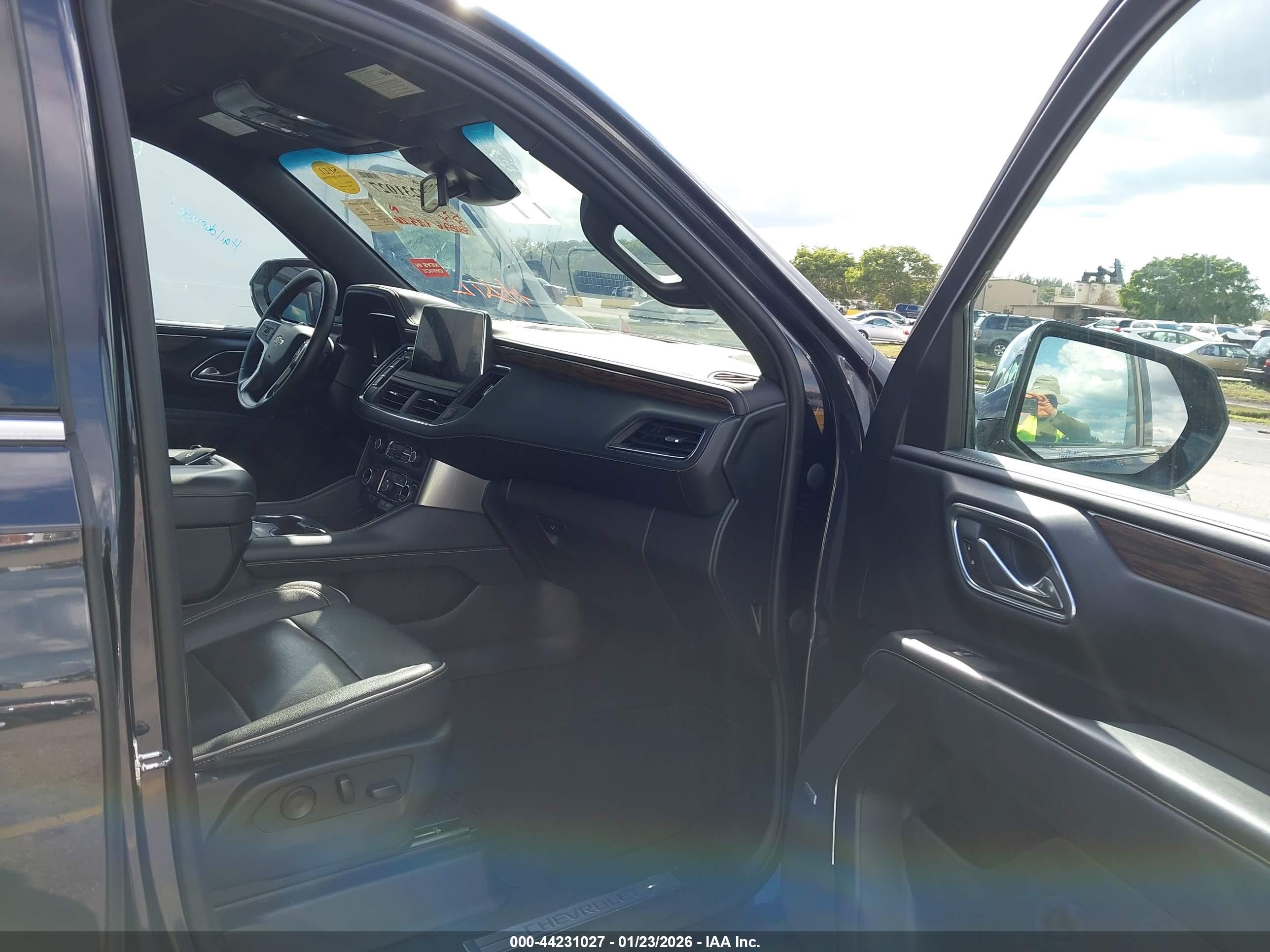 CHEVROLET TAHOE image 5