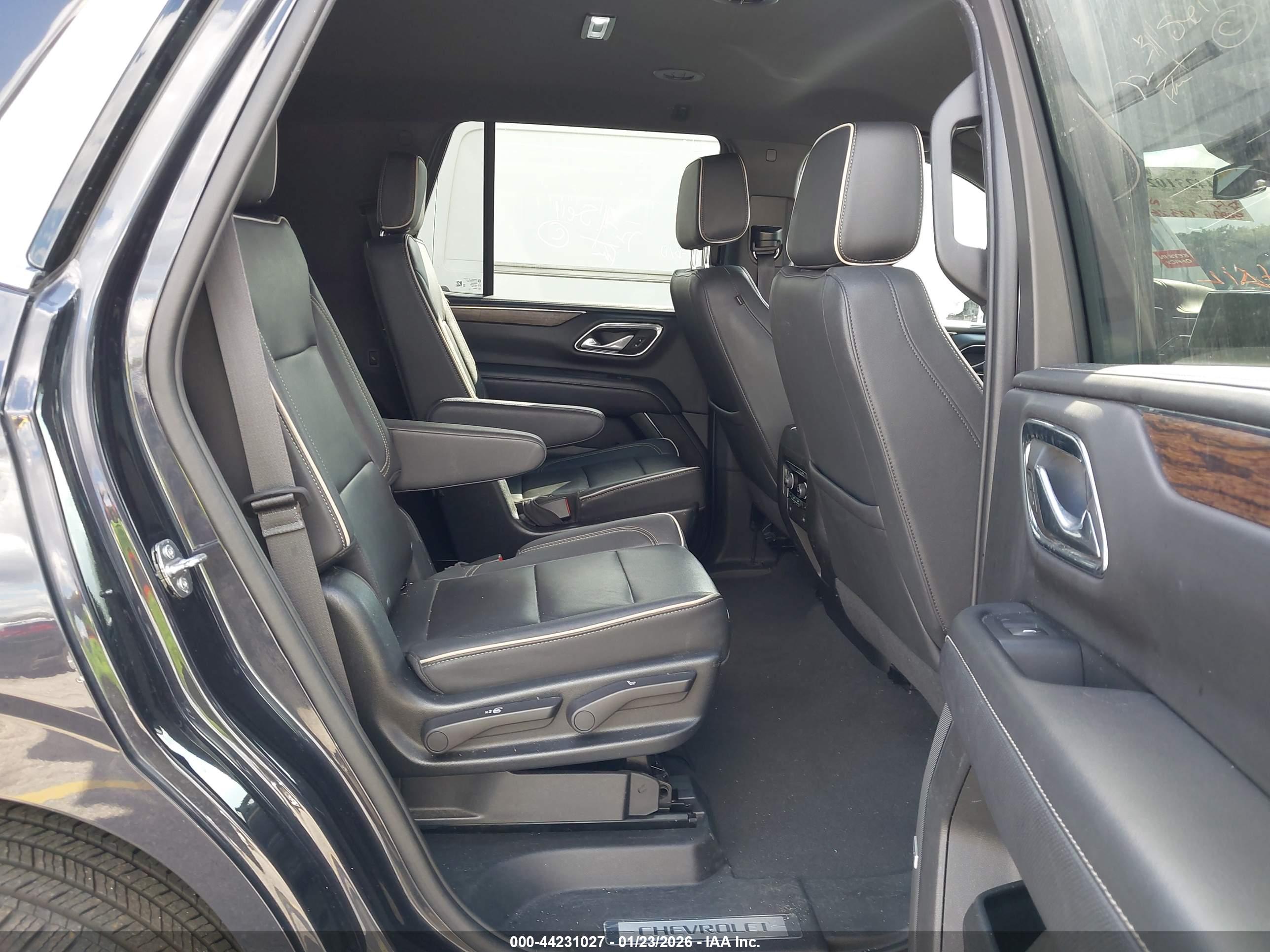 CHEVROLET TAHOE image 8