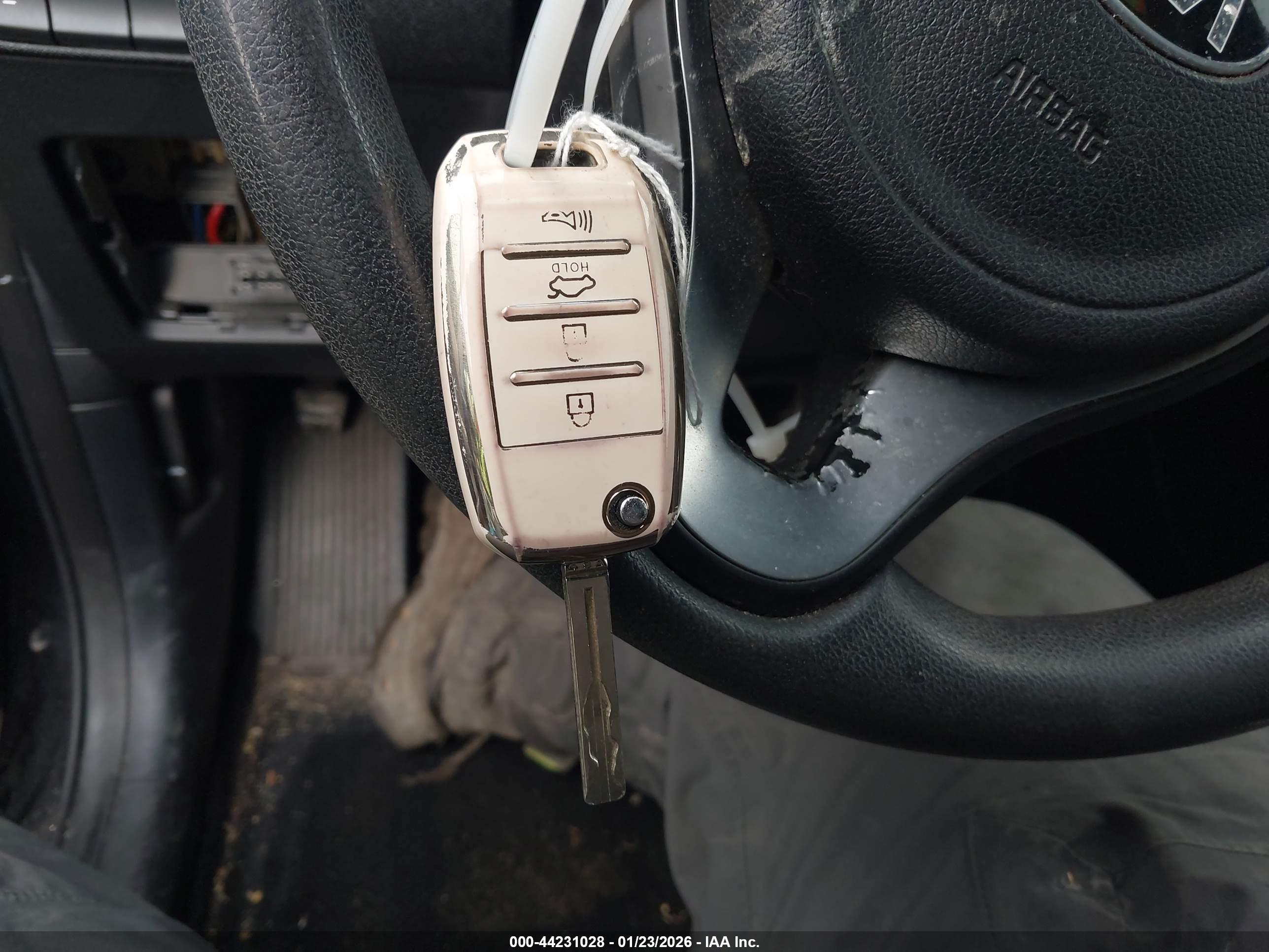 KIA SPORTAGE image 11