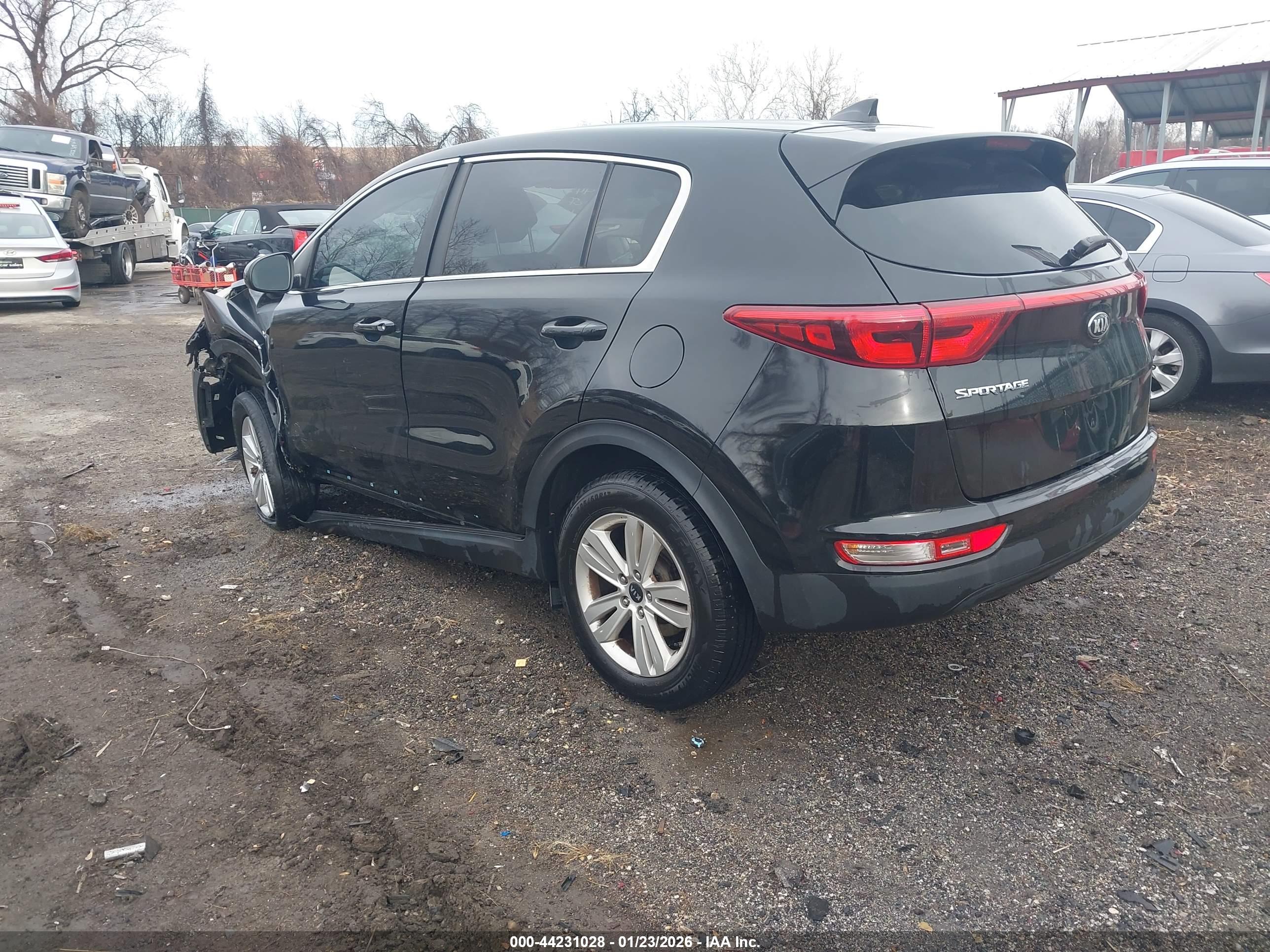 KIA SPORTAGE image 3