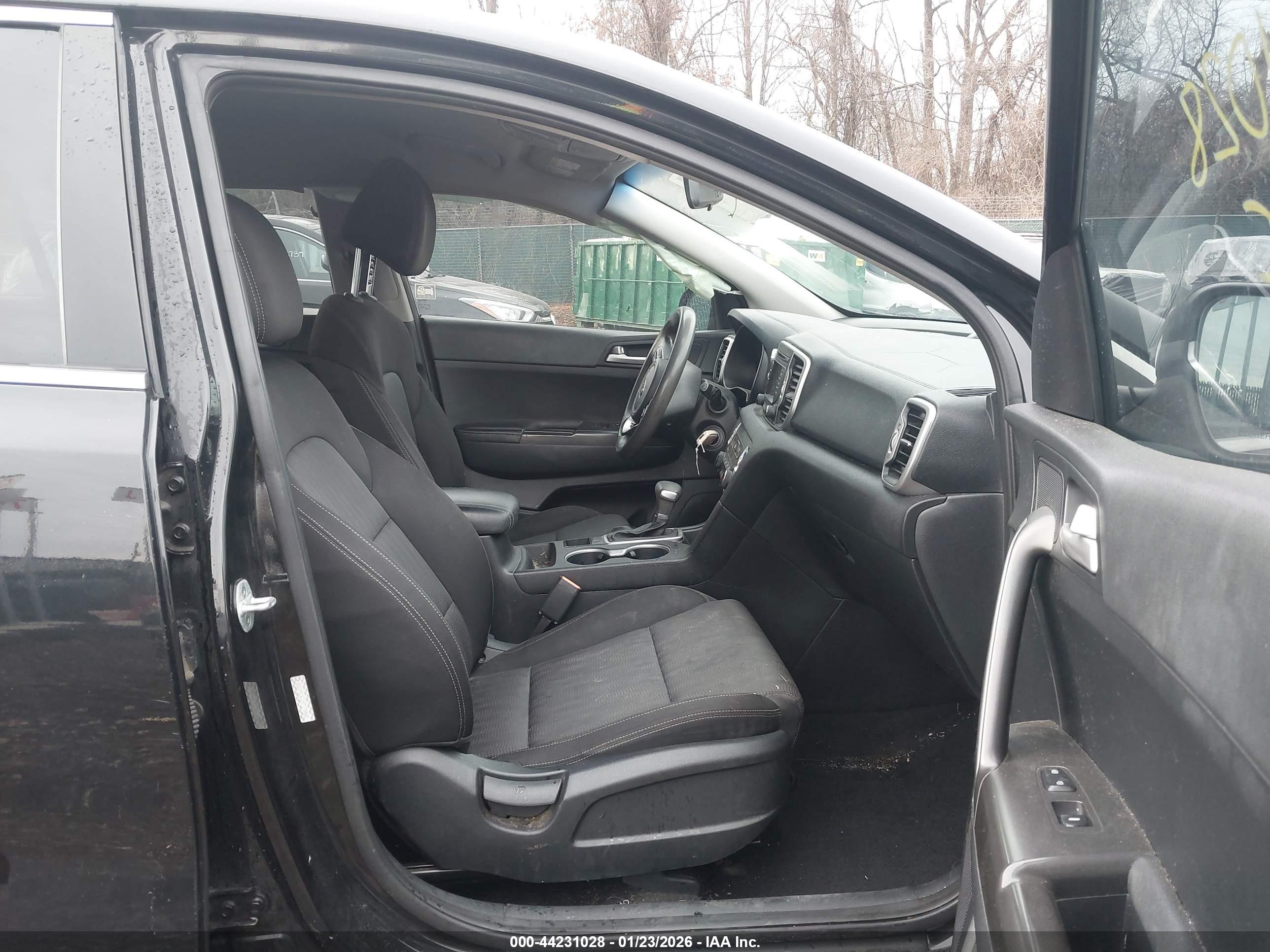 KIA SPORTAGE image 5