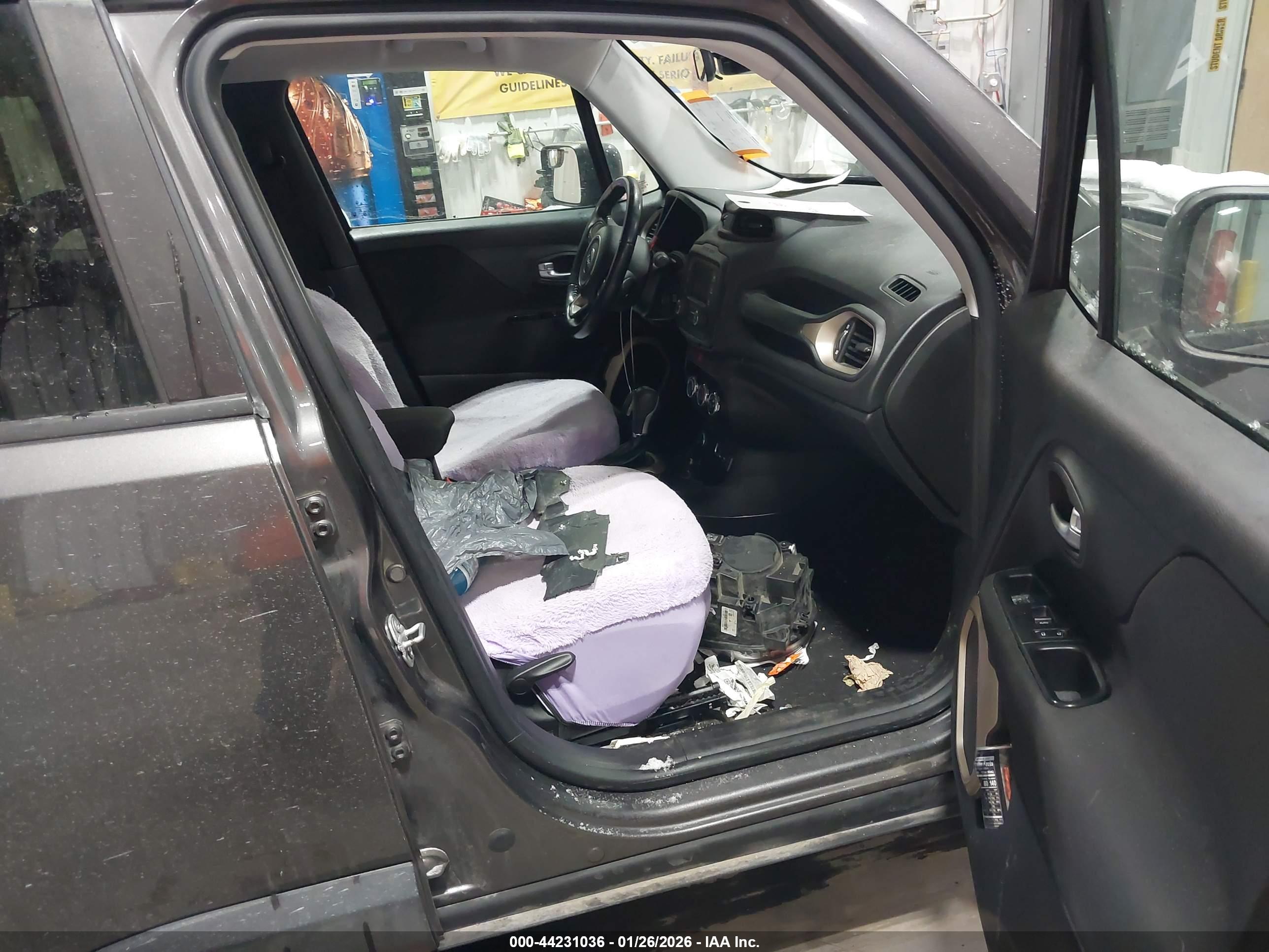 JEEP RENEGADE image 5