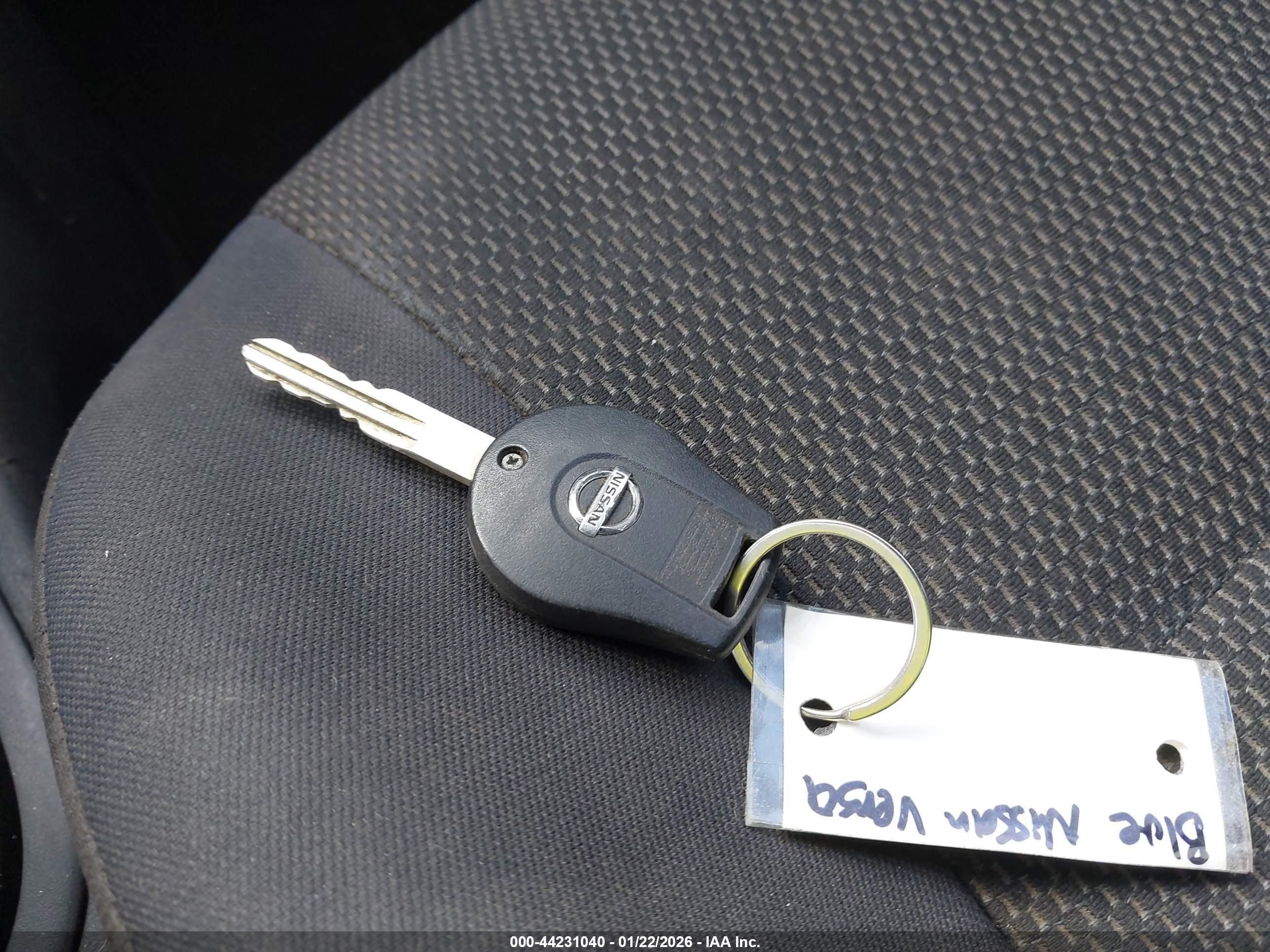NISSAN VERSA image 11