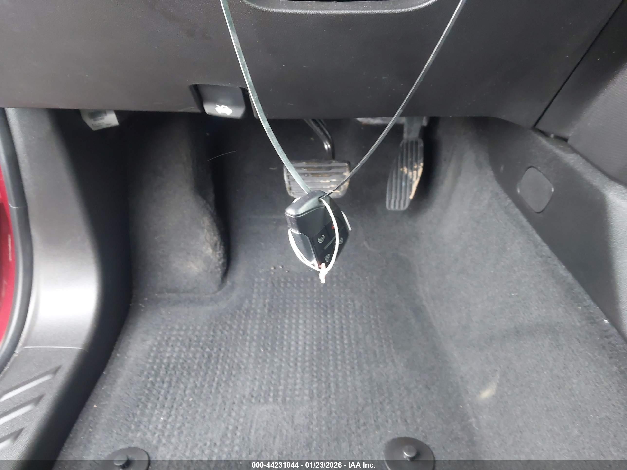 CHEVROLET COLORADO image 11