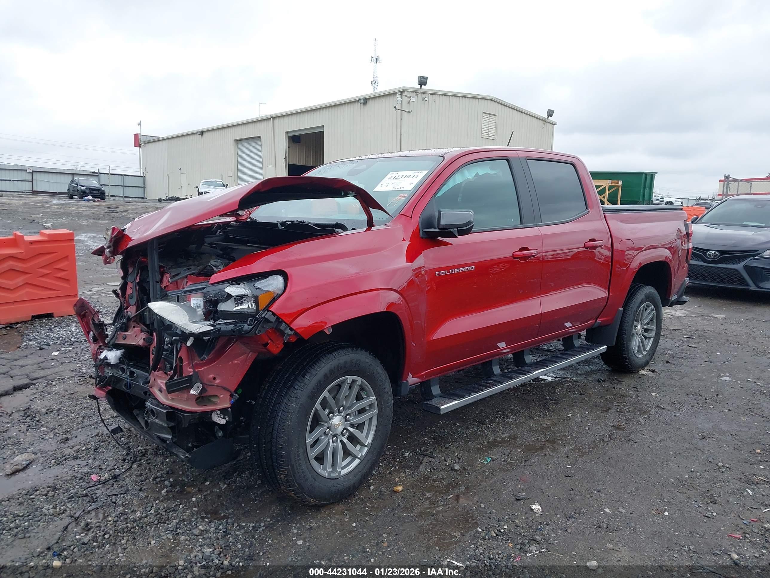 CHEVROLET COLORADO image 2