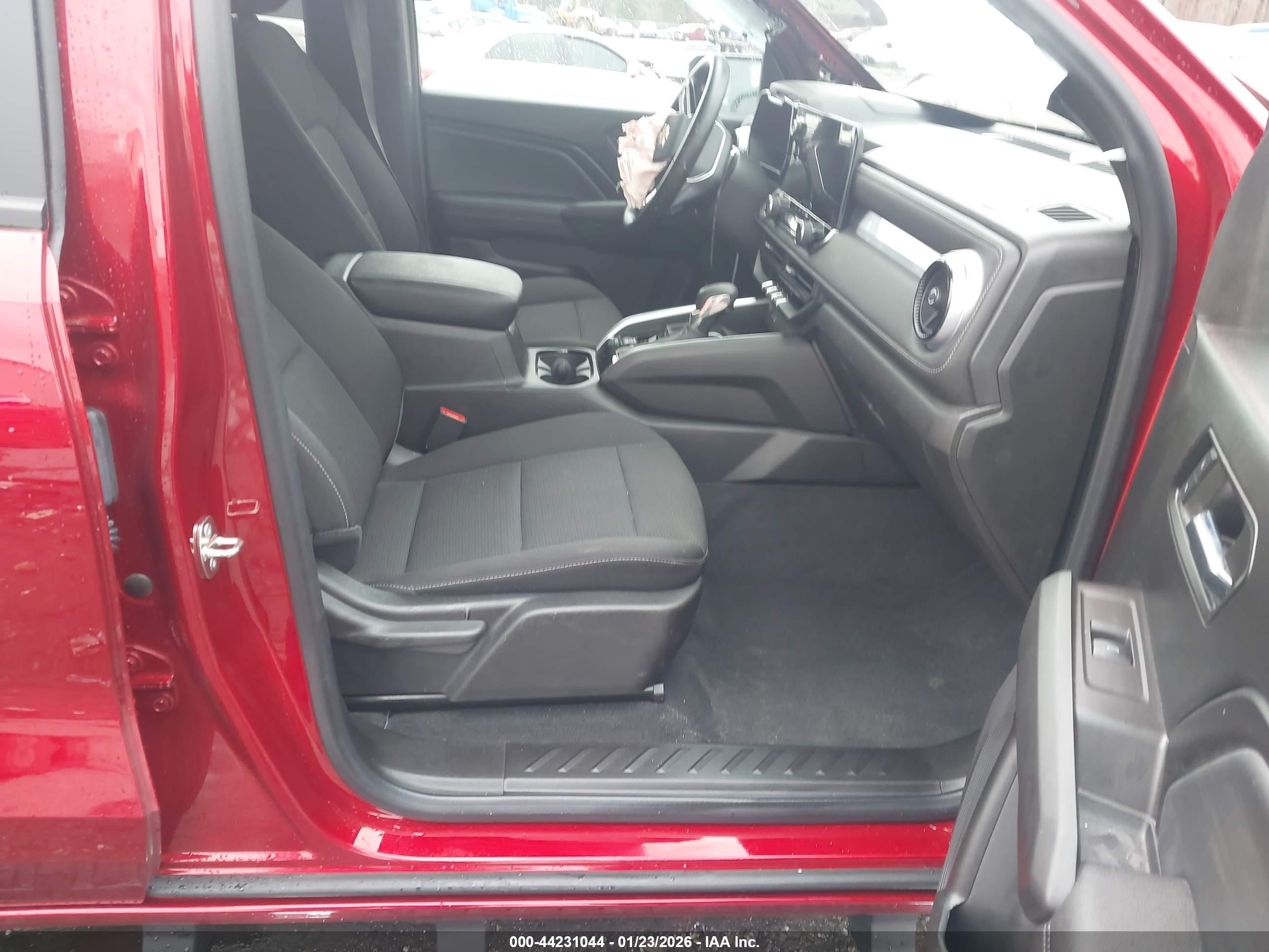 CHEVROLET COLORADO image 5