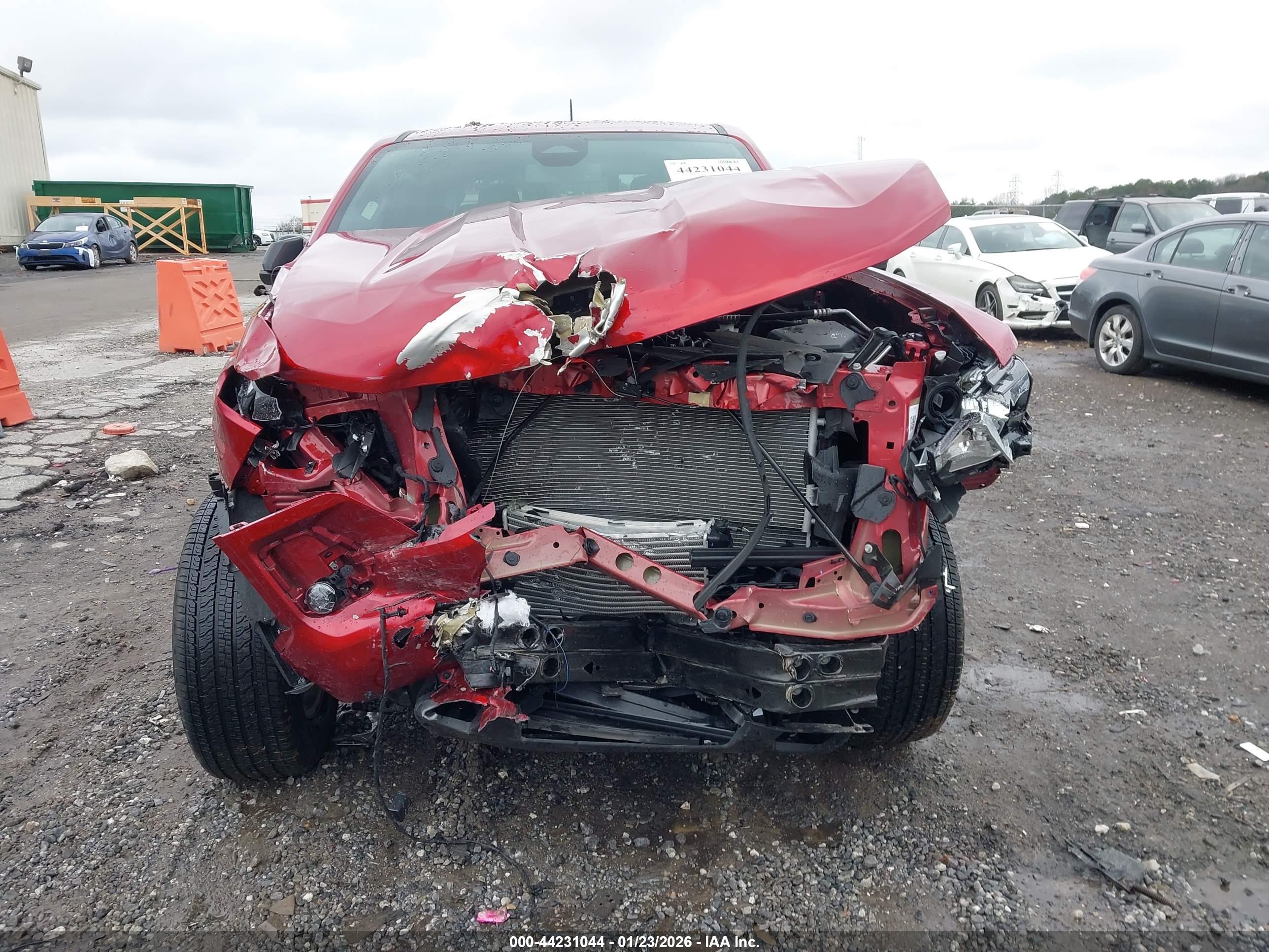 CHEVROLET COLORADO image 6