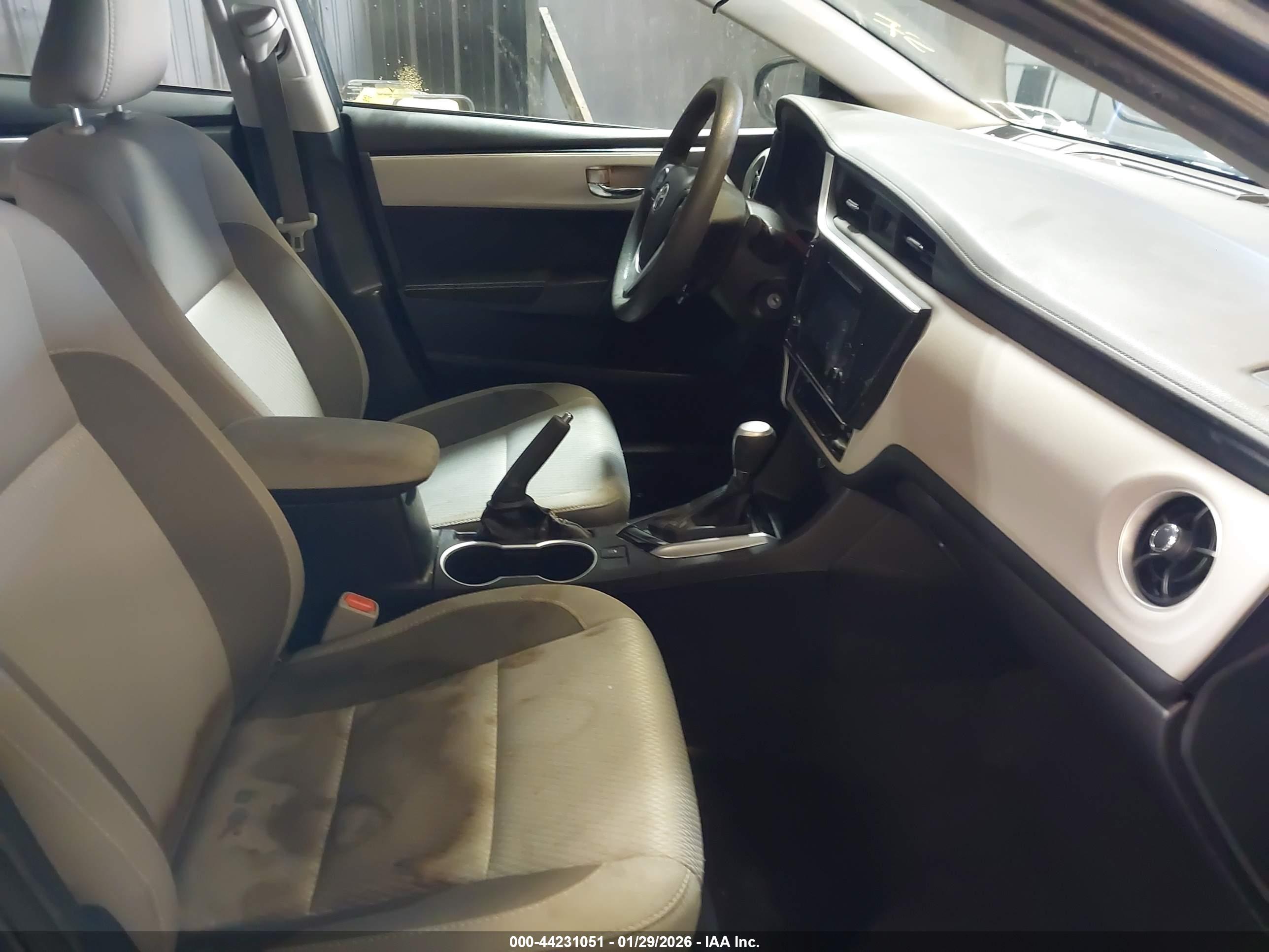 TOYOTA COROLLA image 5