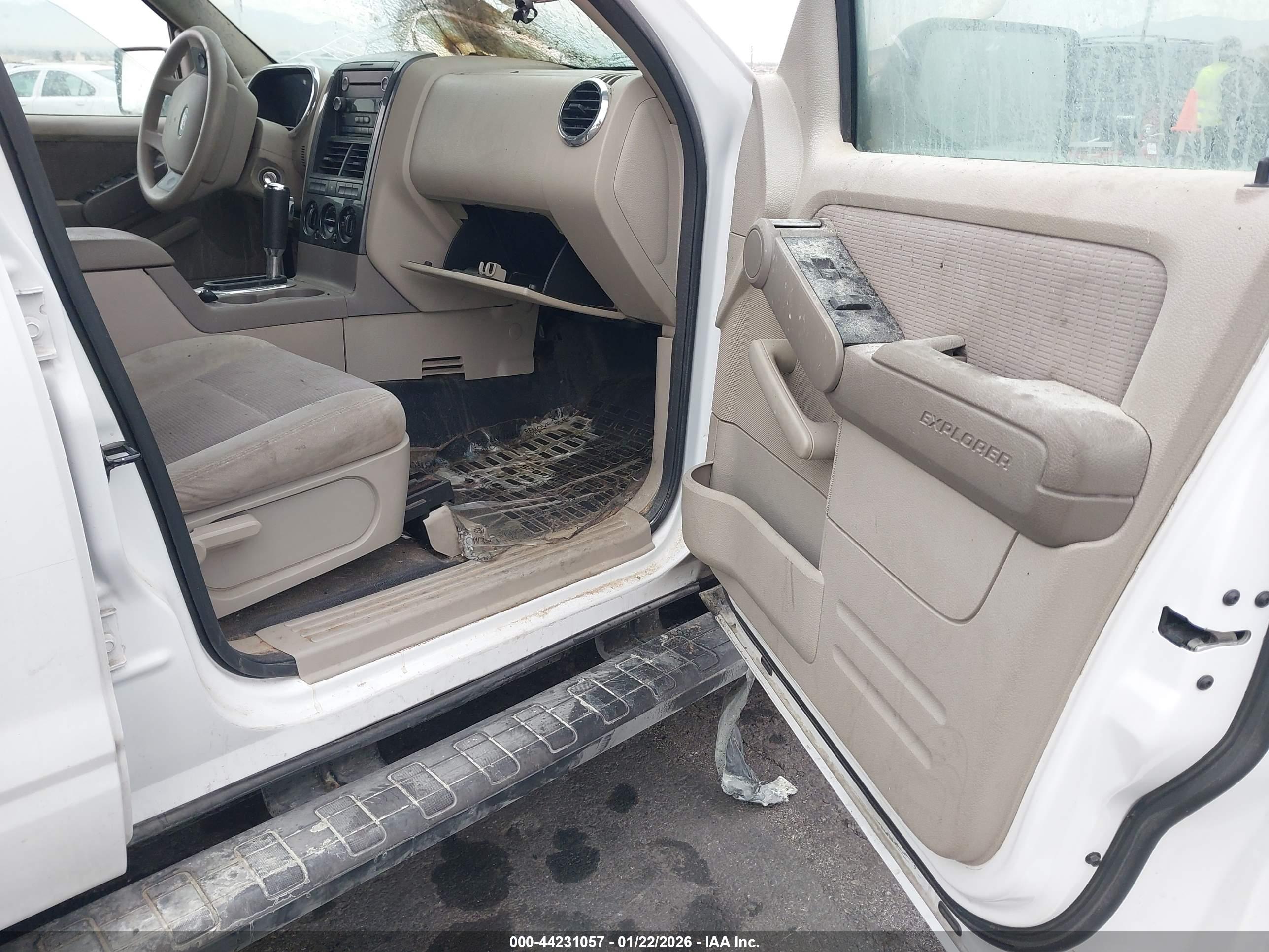 FORD EXPLORER image 5