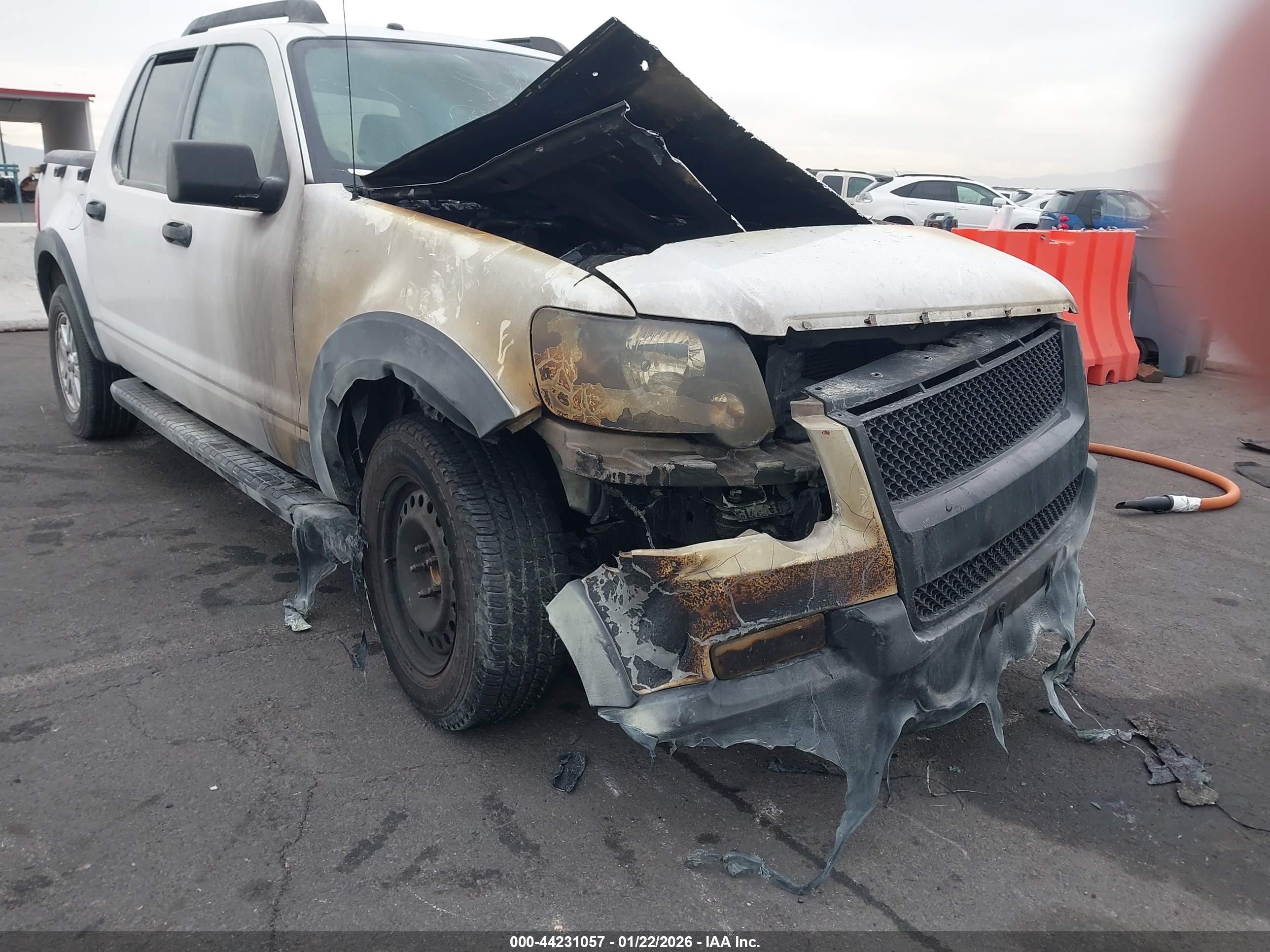 FORD EXPLORER image 6