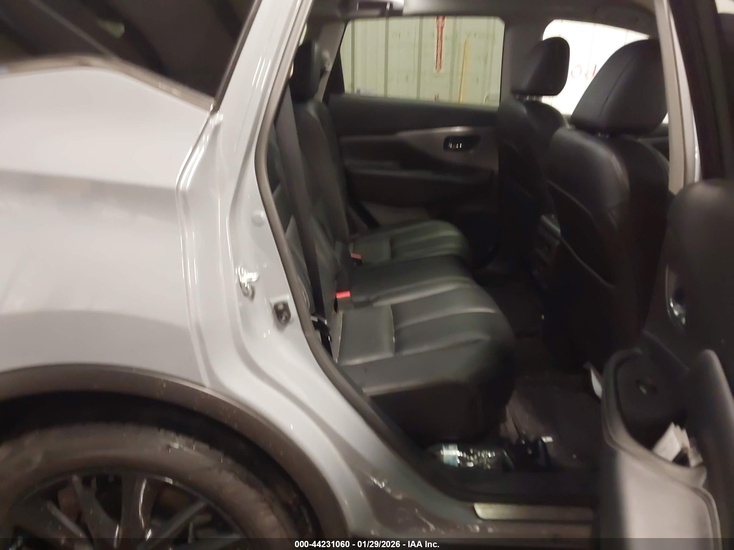 NISSAN MURANO image 8
