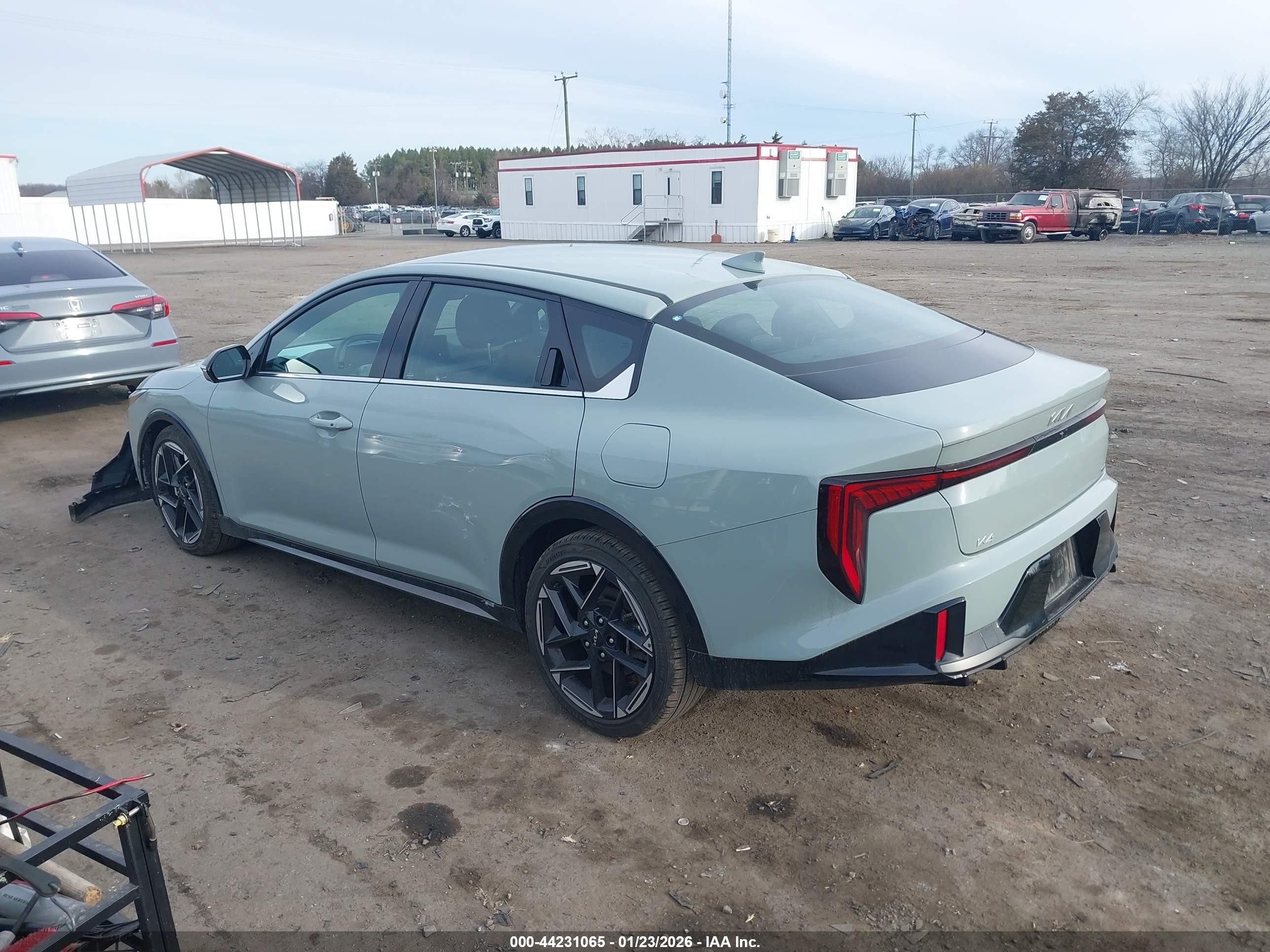 KIA K4 image 3