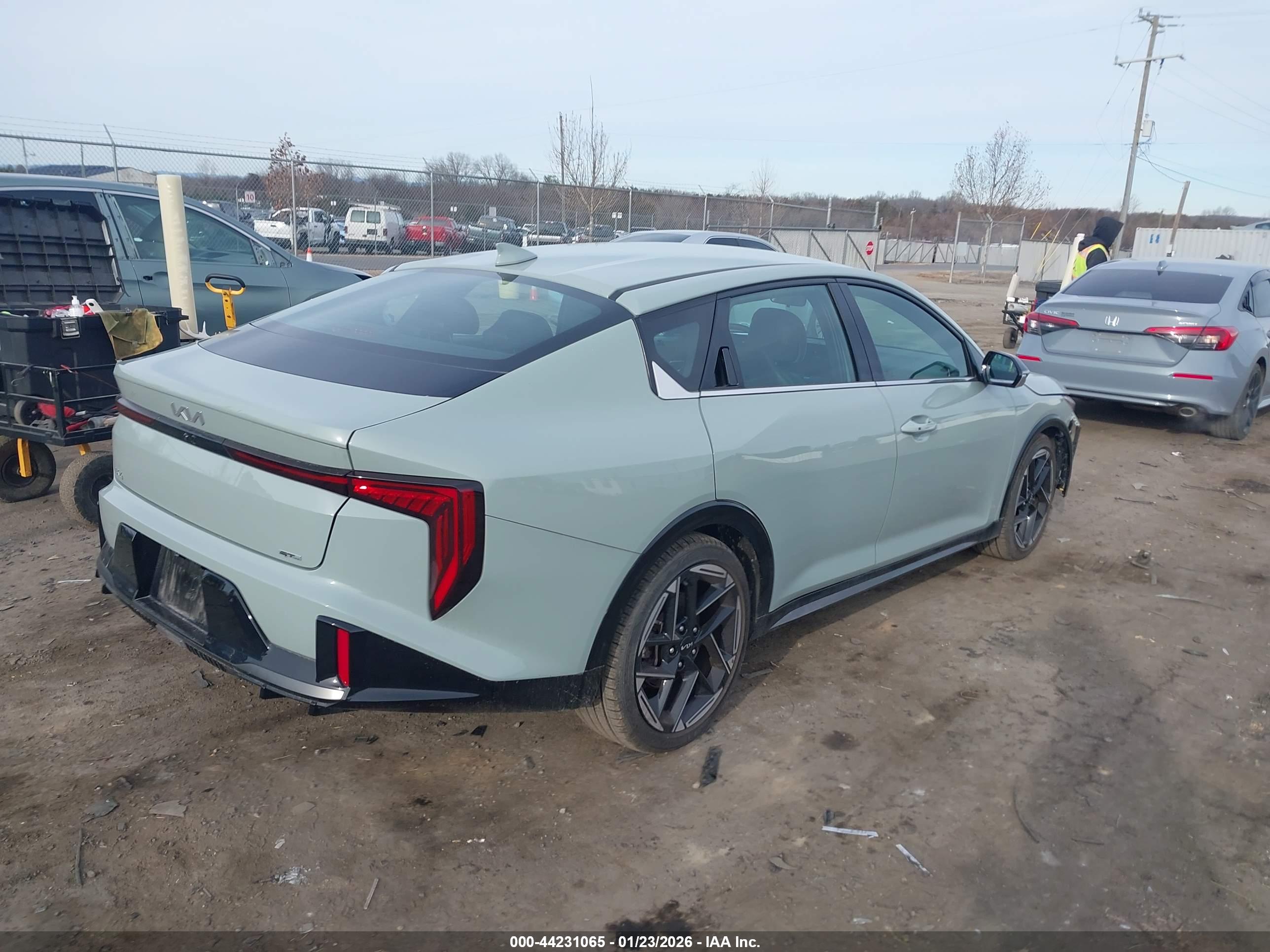 KIA K4 image 4