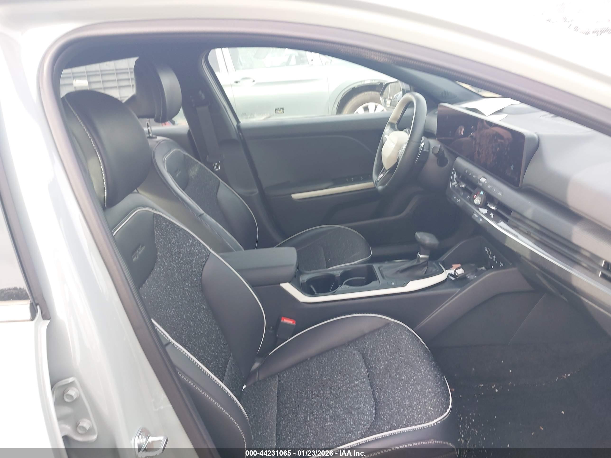 KIA K4 image 5