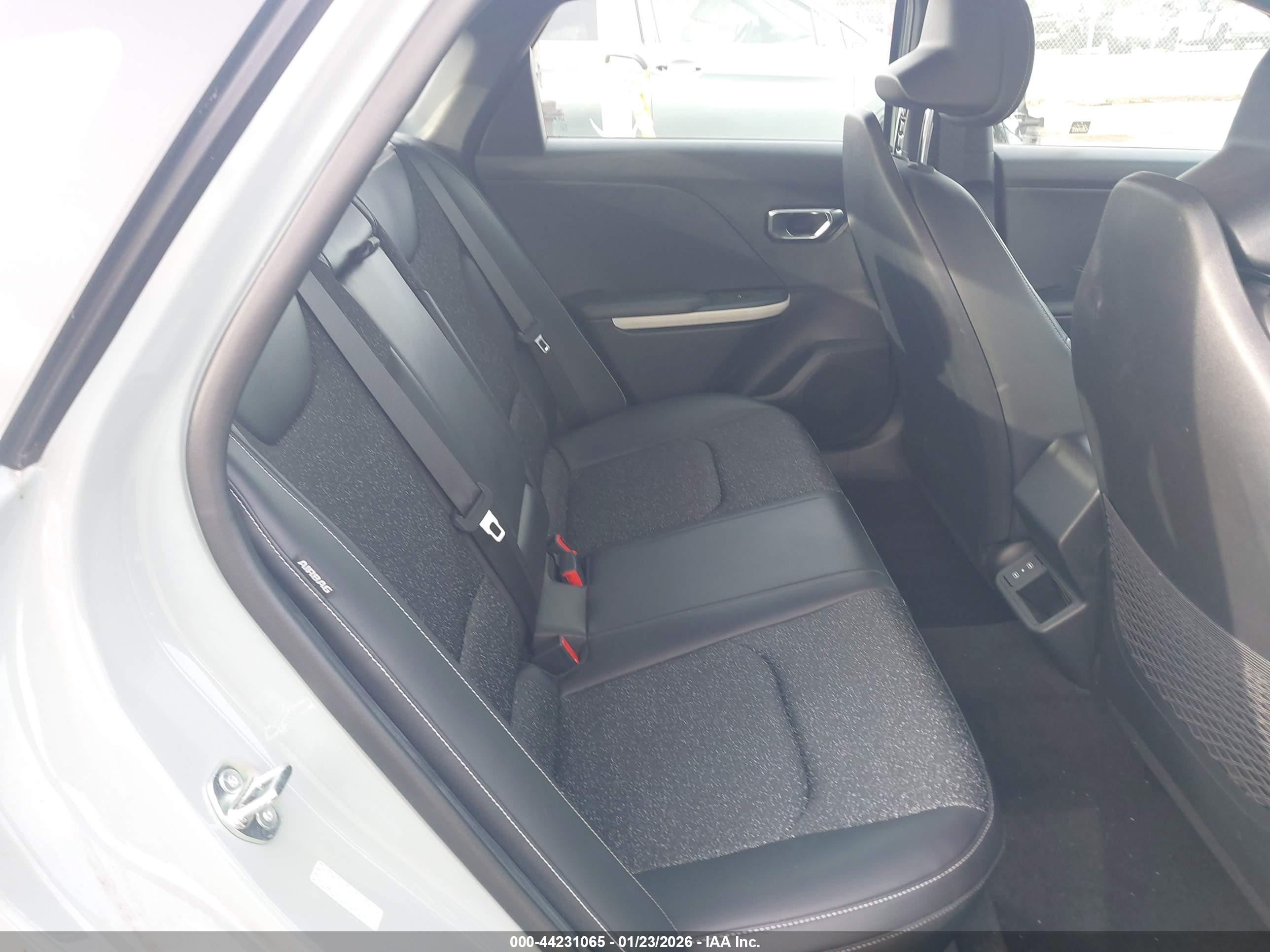 KIA K4 image 8