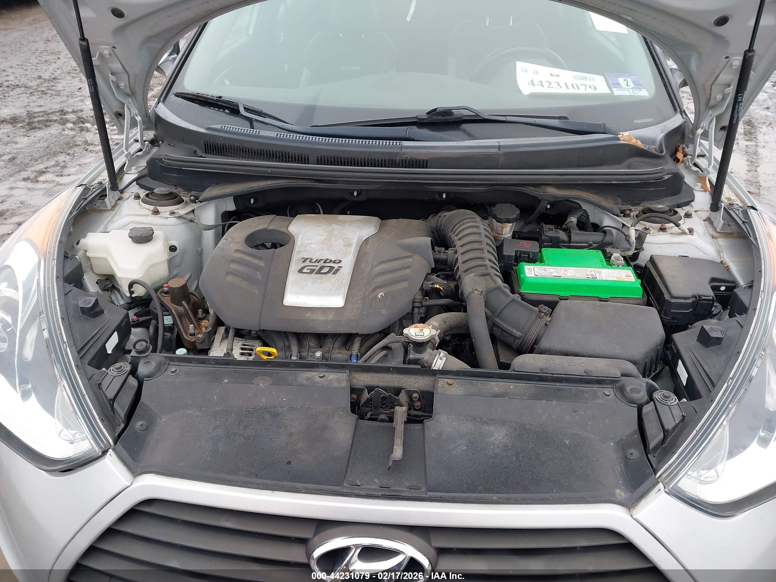 HYUNDAI VELOSTER image 10