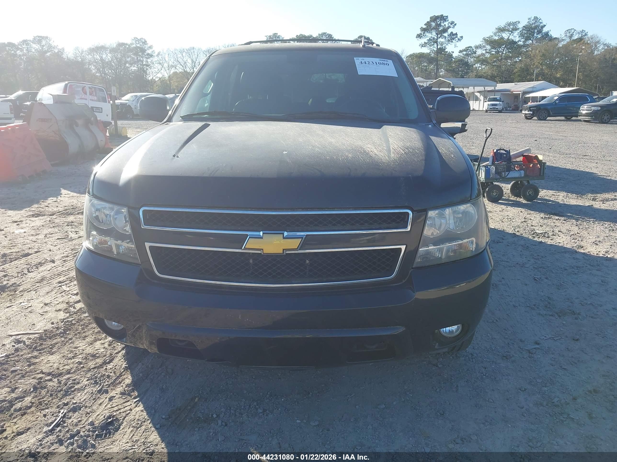 CHEVROLET TAHOE image 6