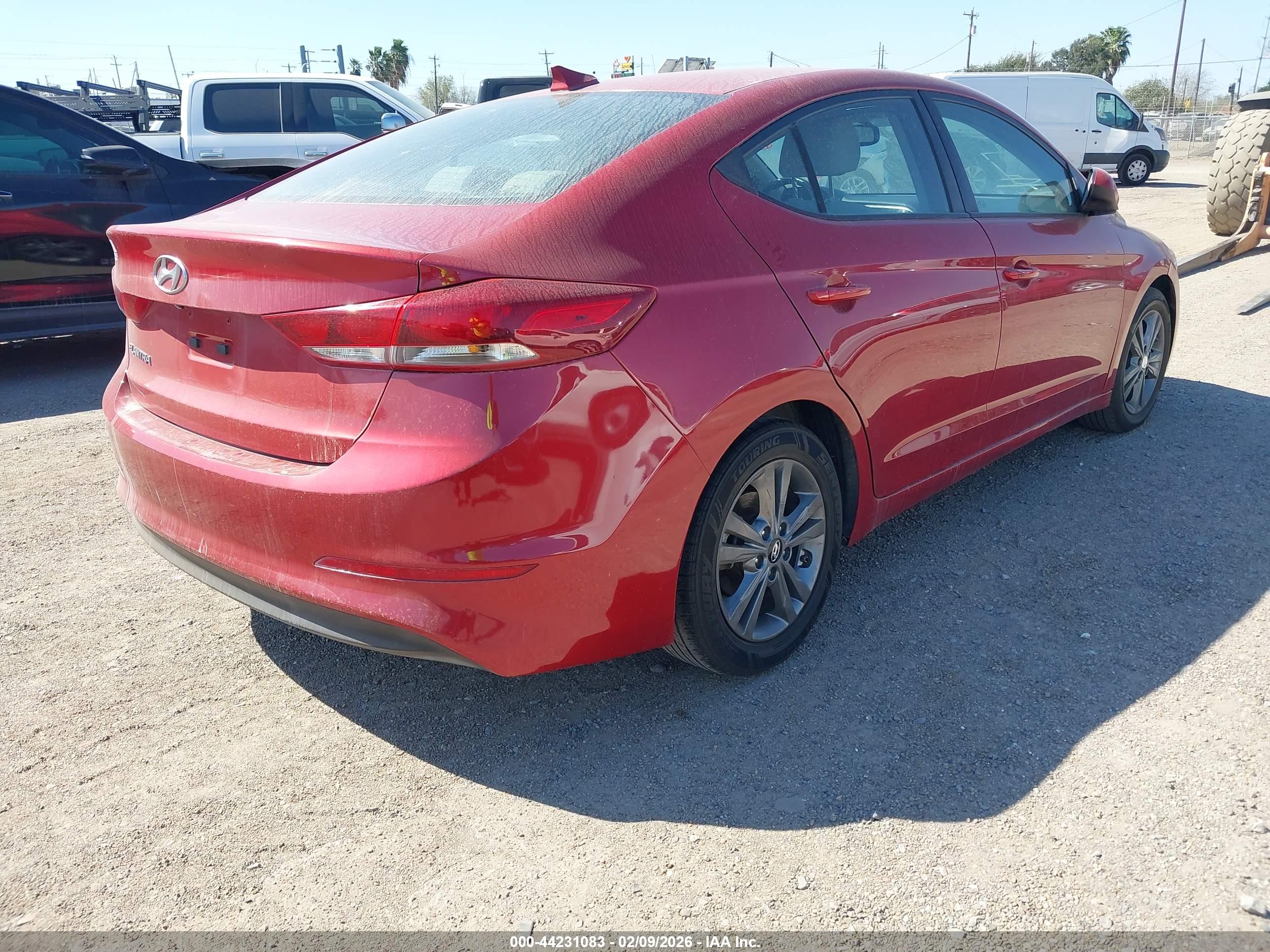 HYUNDAI ELANTRA image 4