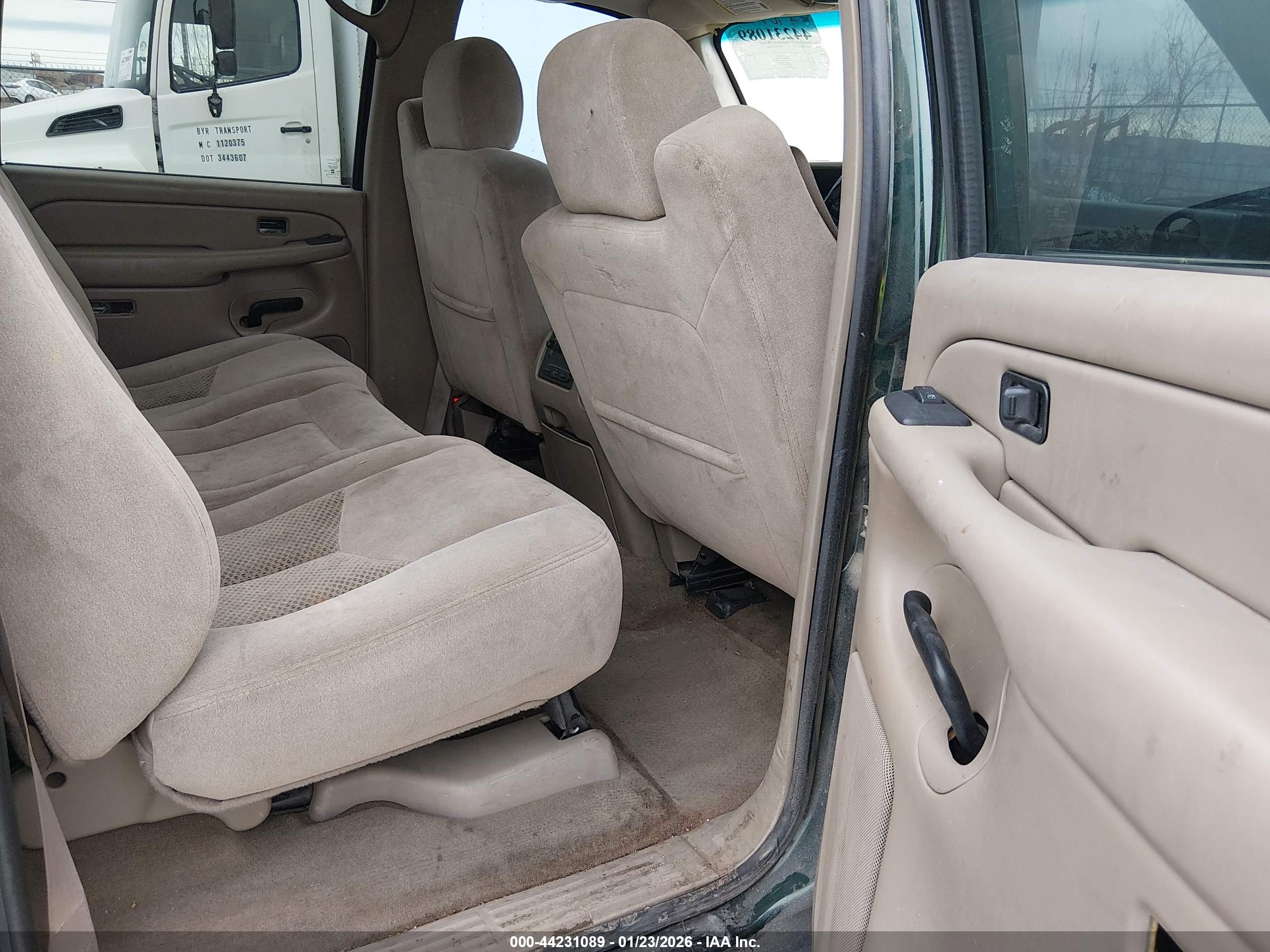 CHEVROLET SILVERADO image 8