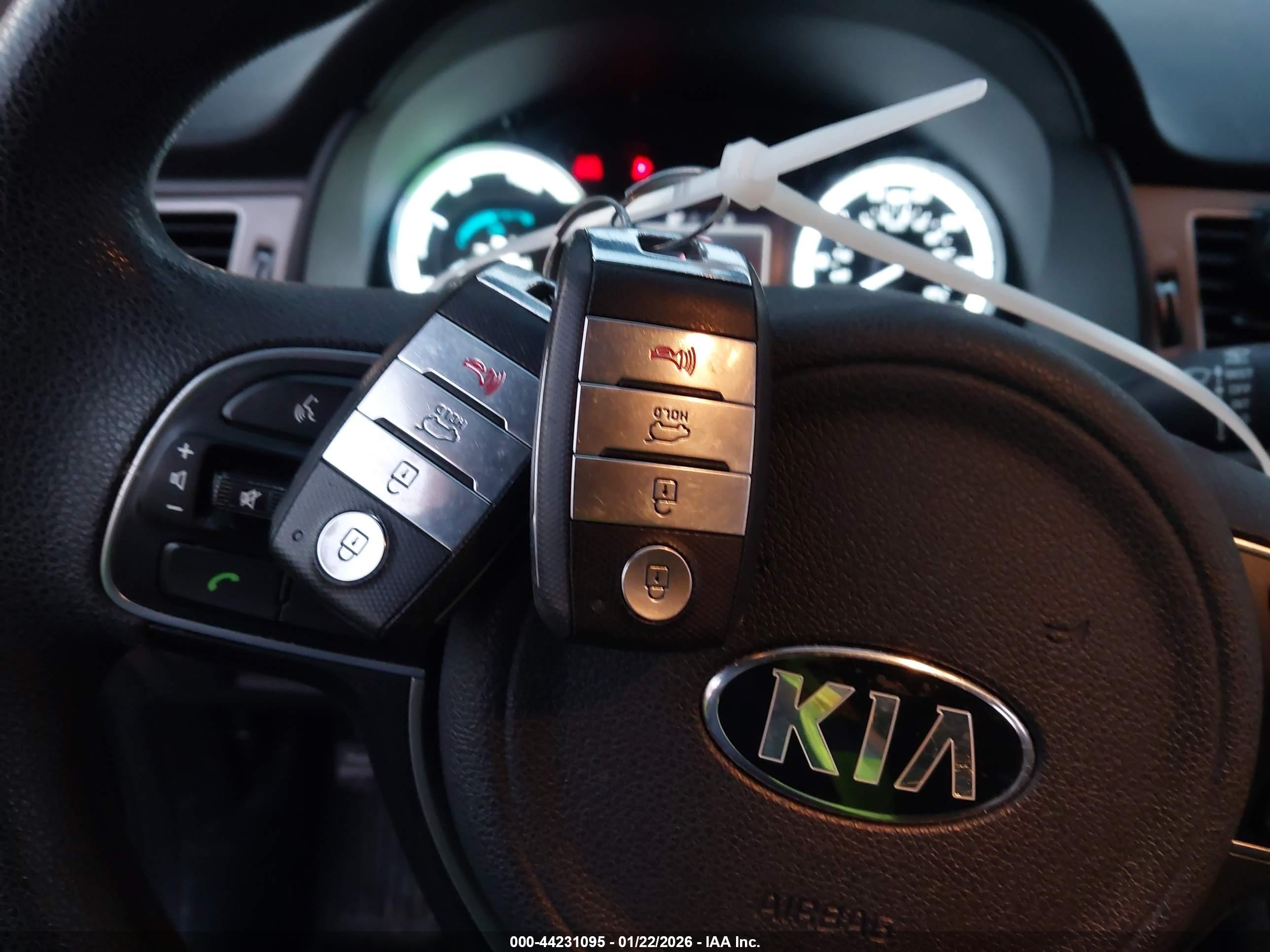 KIA NIRO image 11