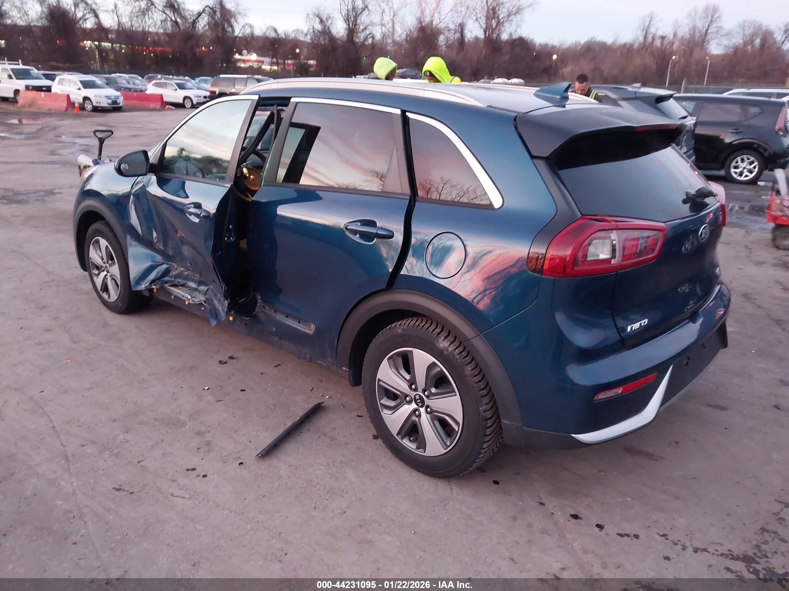 KIA NIRO image 3