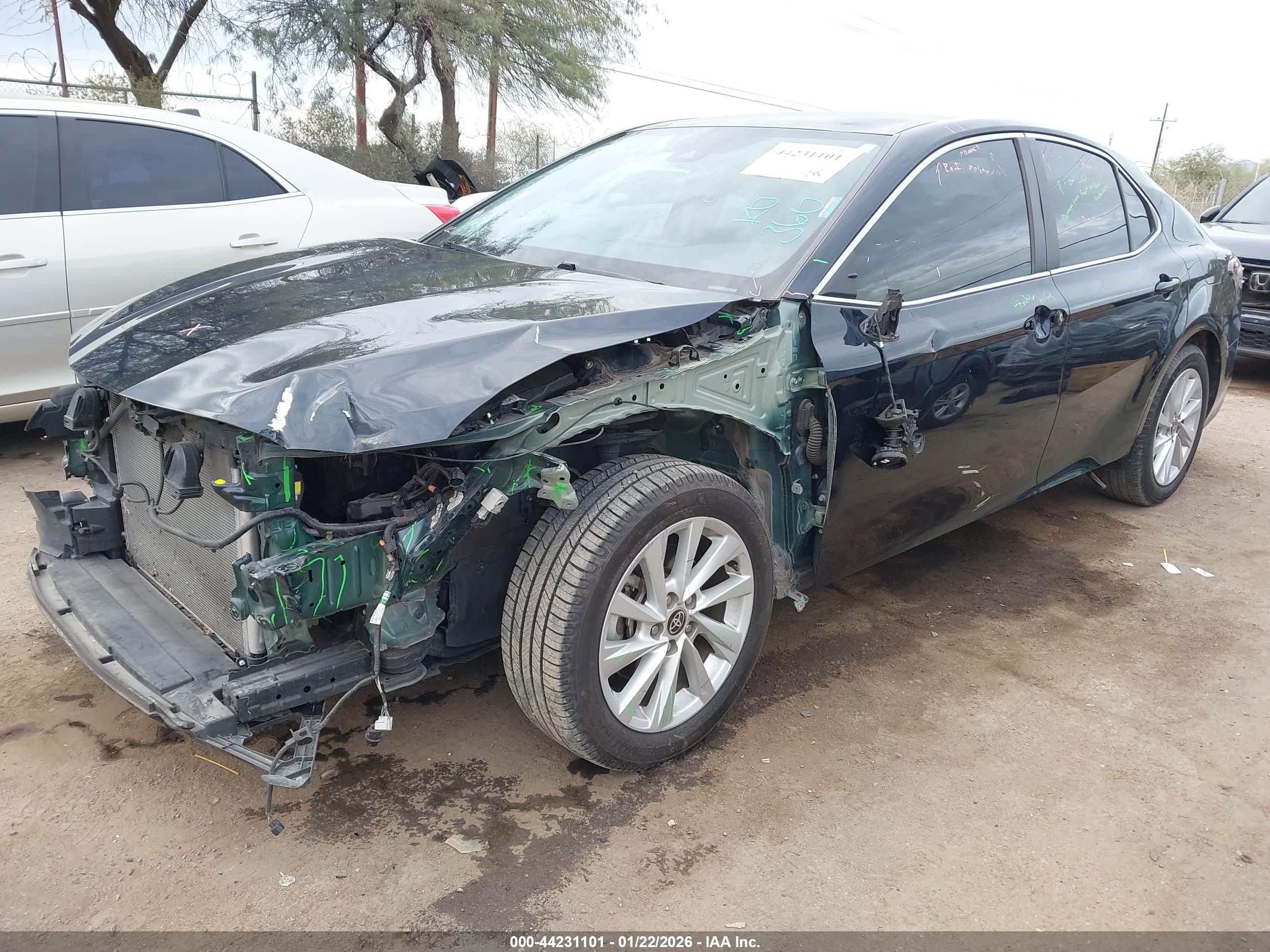 TOYOTA CAMRY image 2