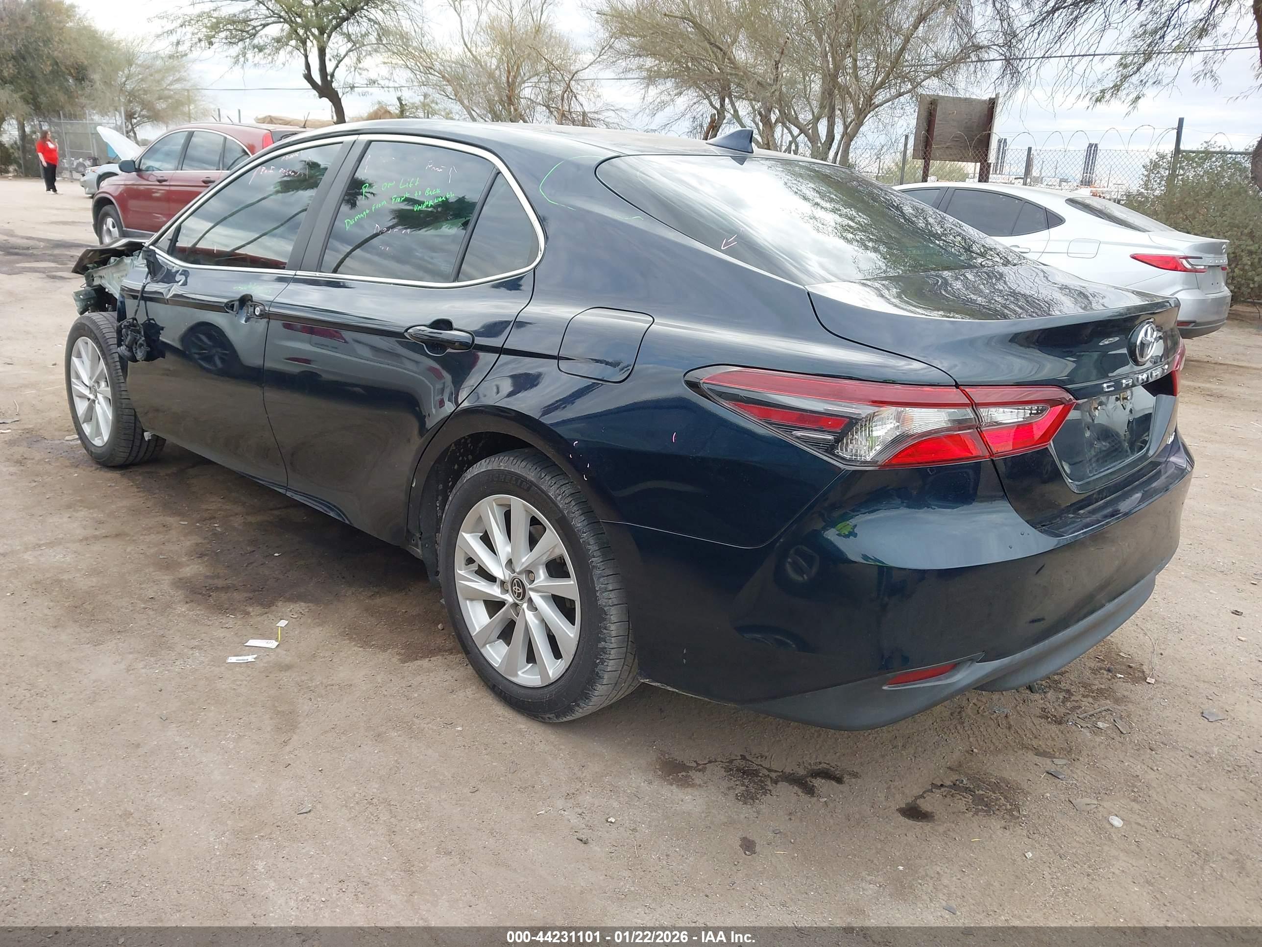 TOYOTA CAMRY image 3