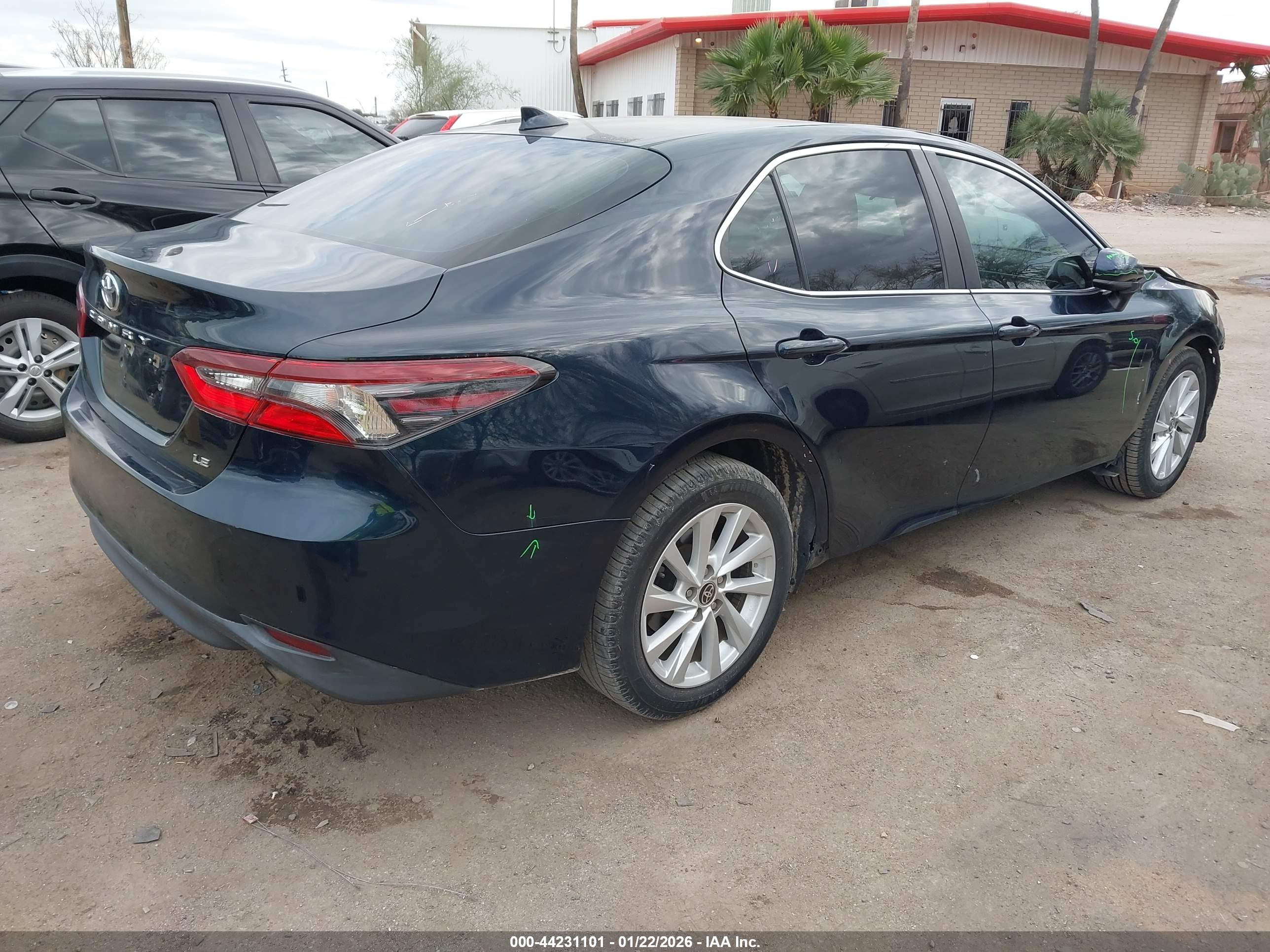 TOYOTA CAMRY image 4