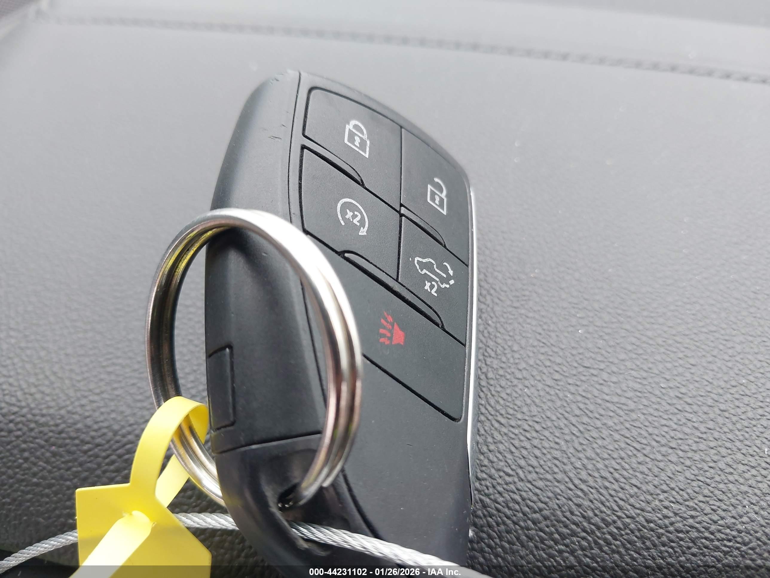 CHEVROLET SILVERADO image 11