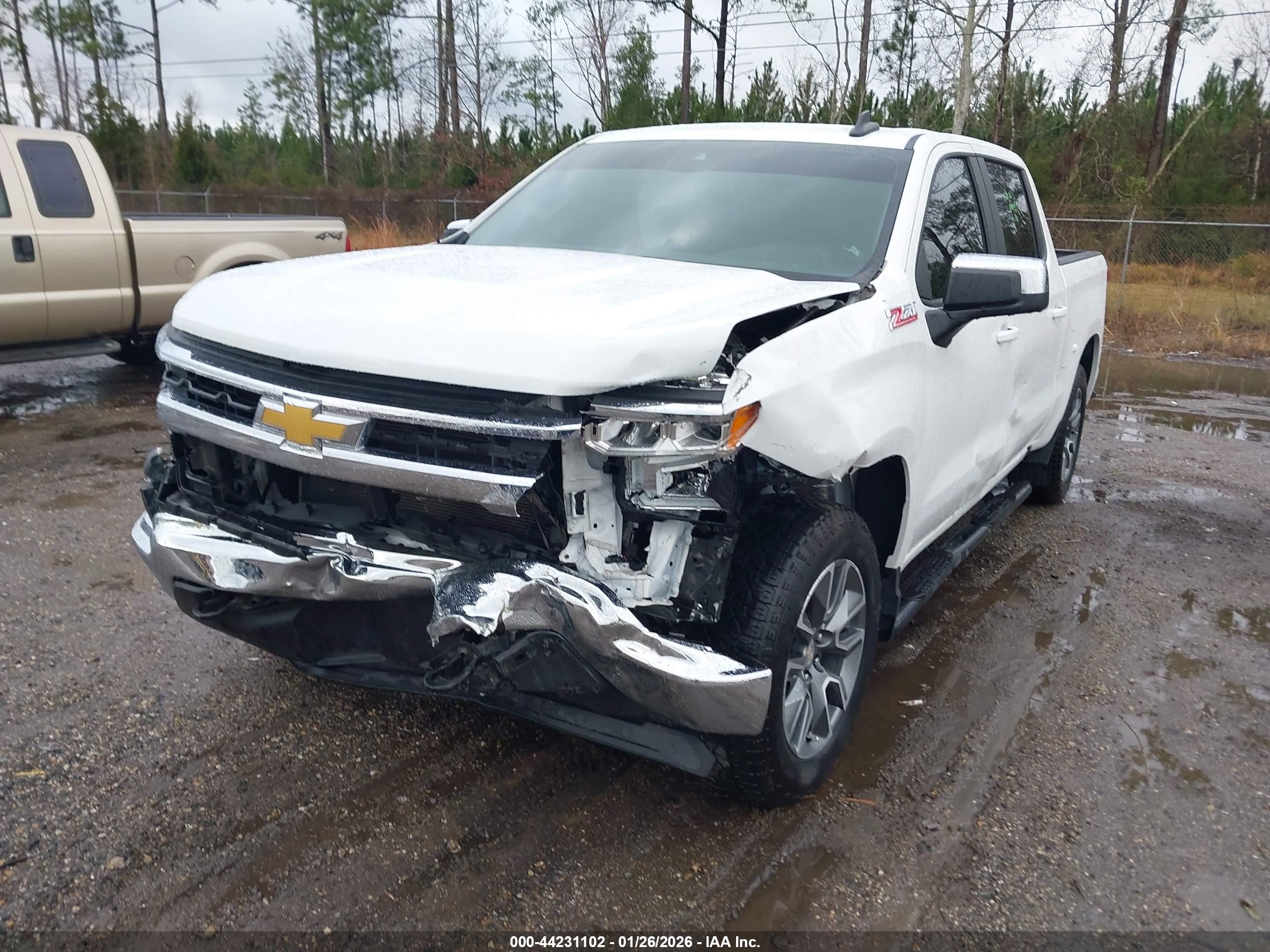 CHEVROLET SILVERADO image 6
