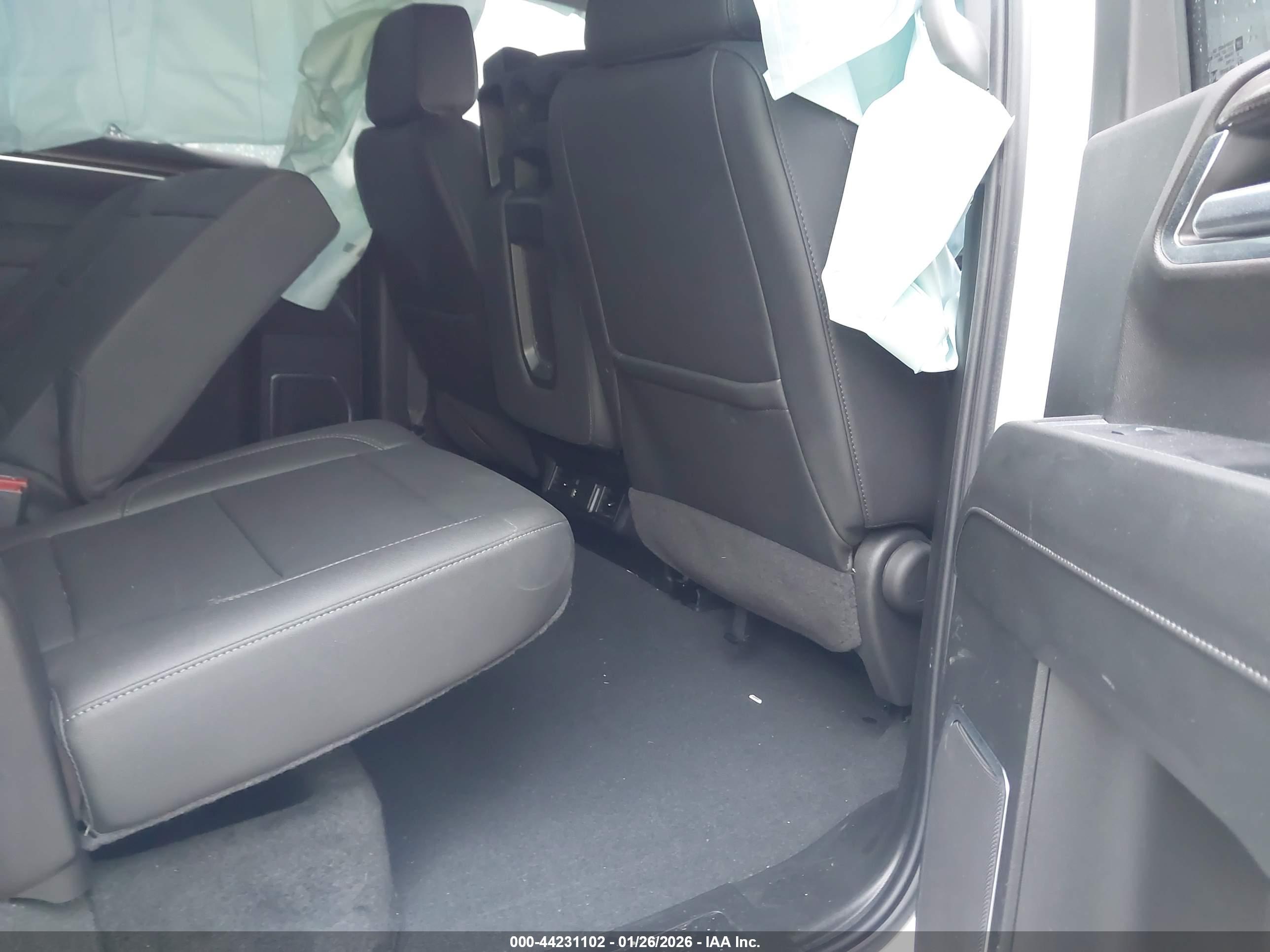 CHEVROLET SILVERADO image 8