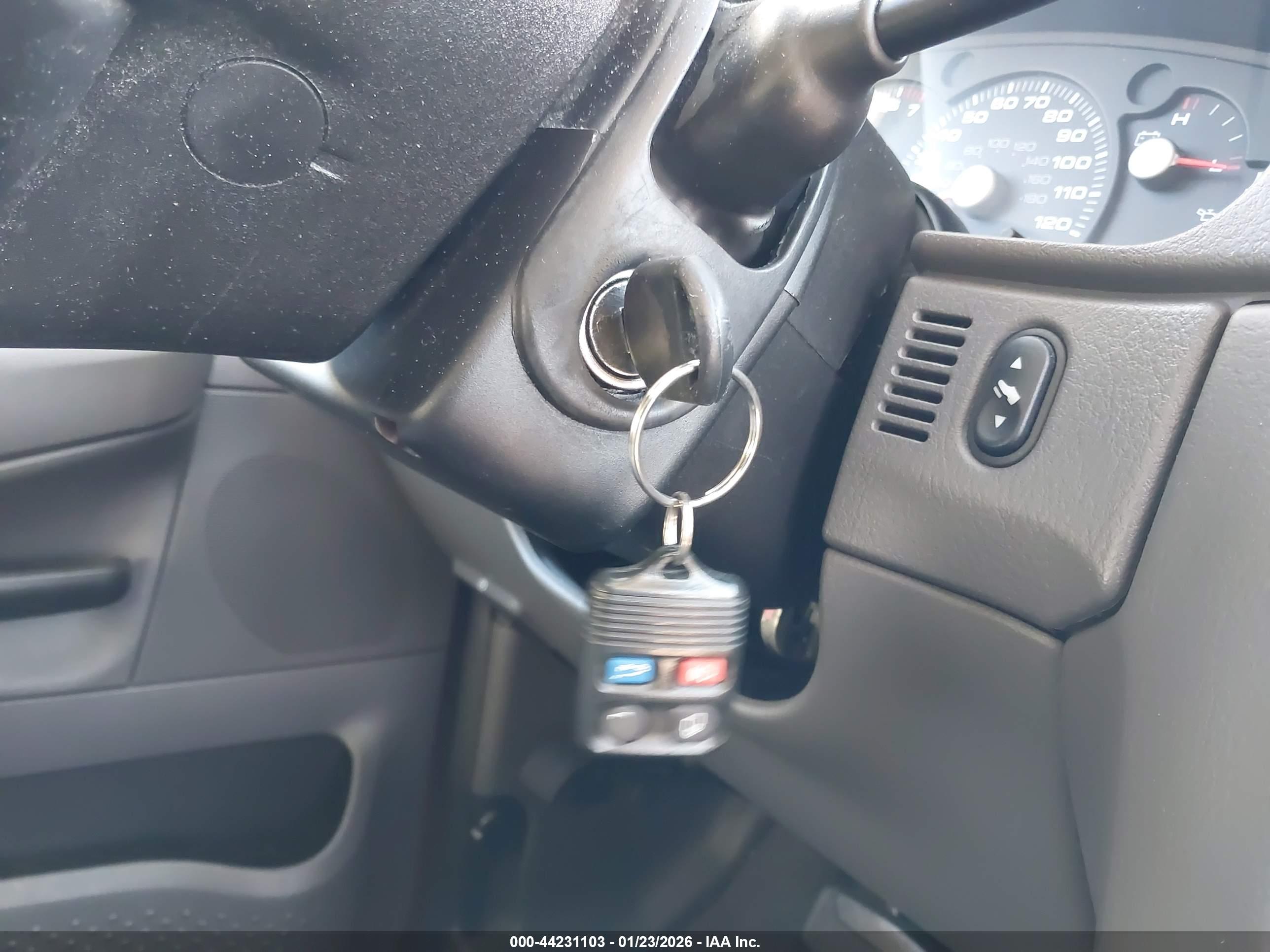 FORD EXPLORER image 11