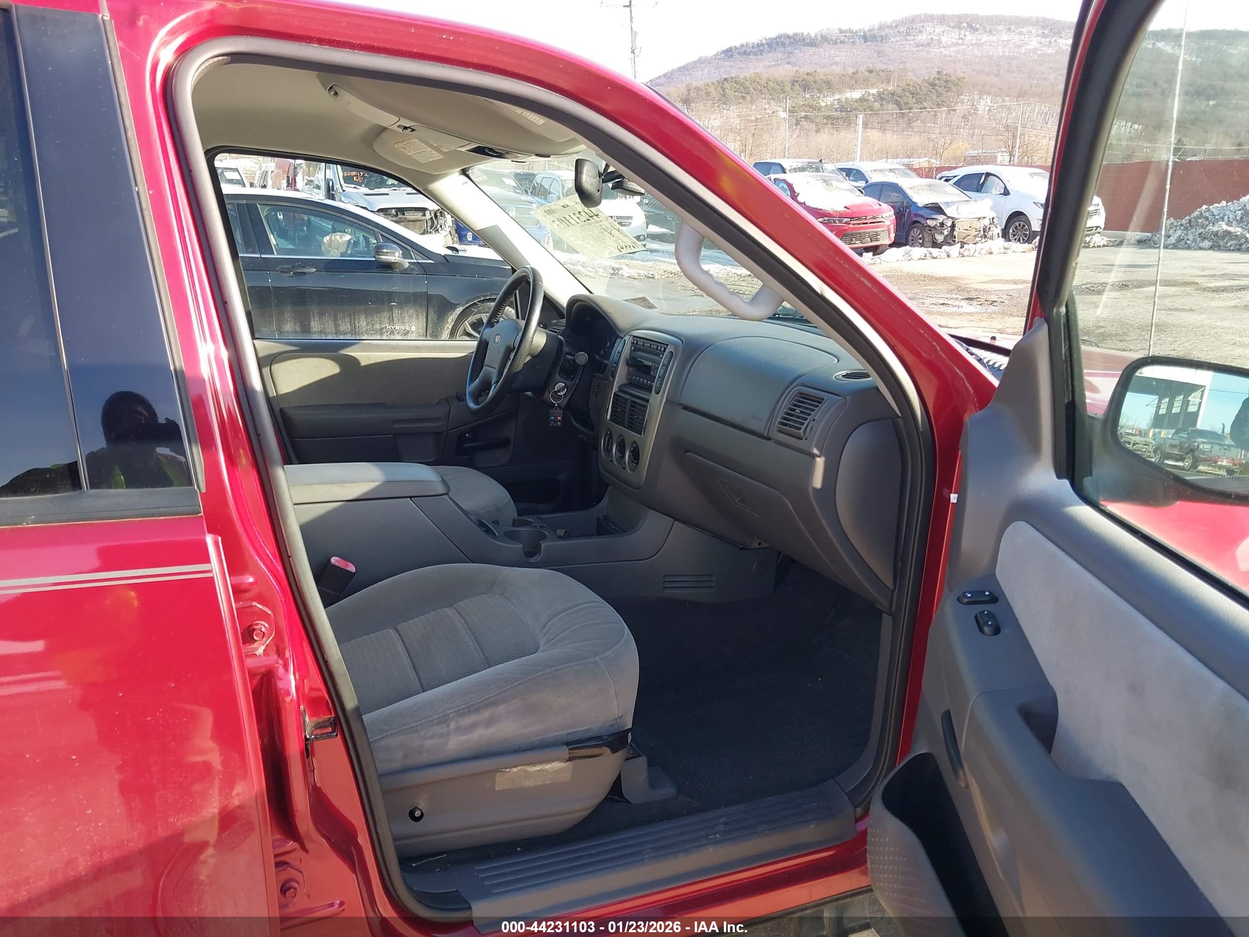 FORD EXPLORER image 5
