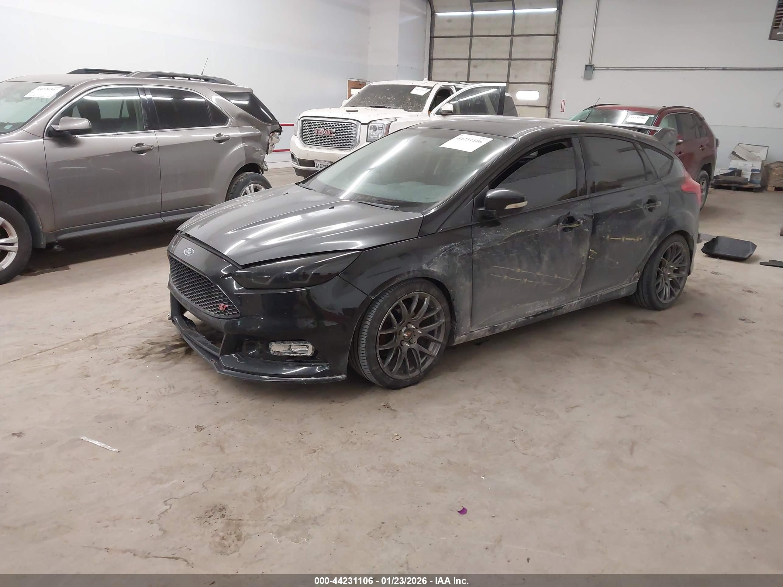 FORD FOCUS image 2