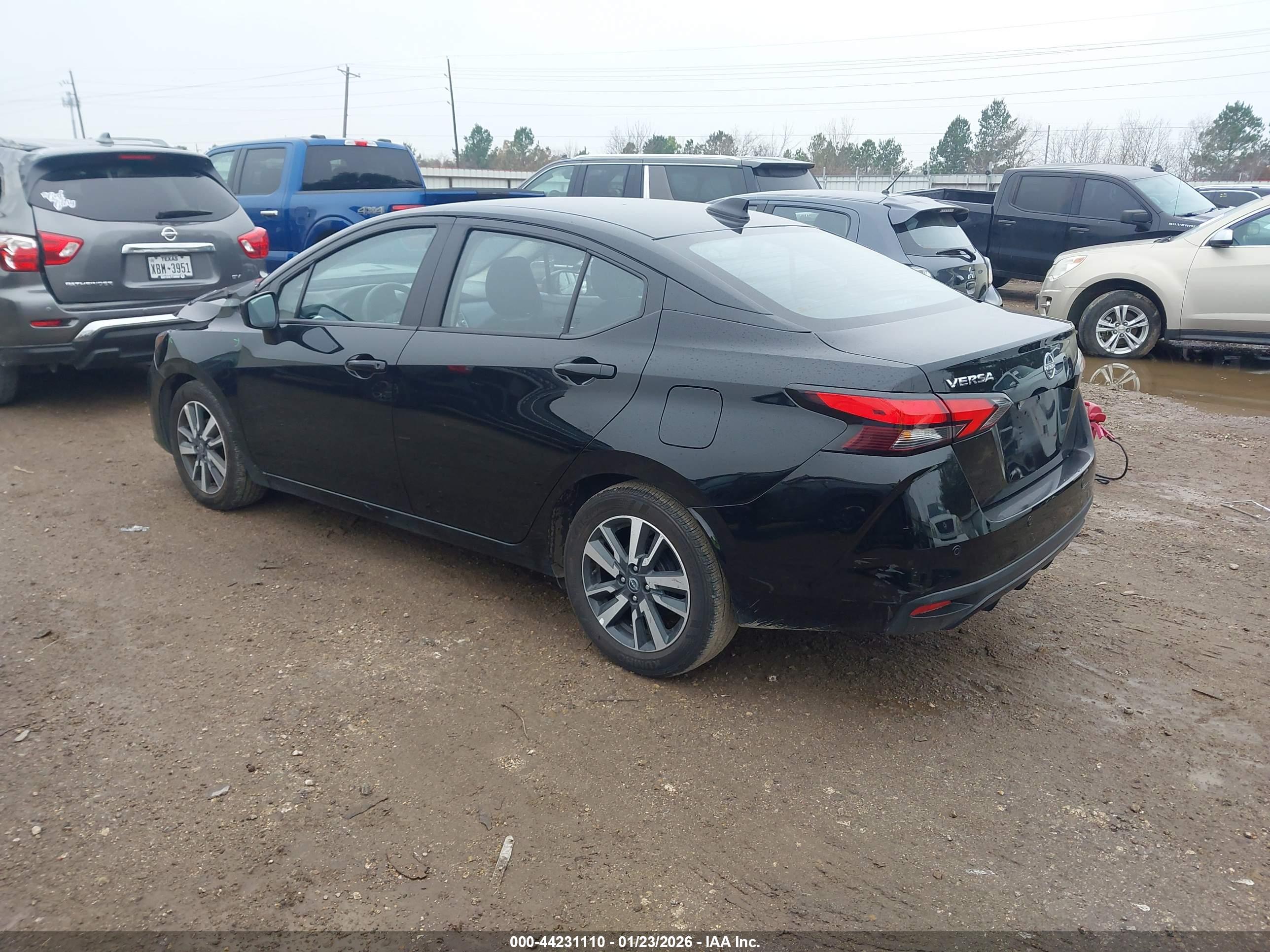 NISSAN VERSA image 3