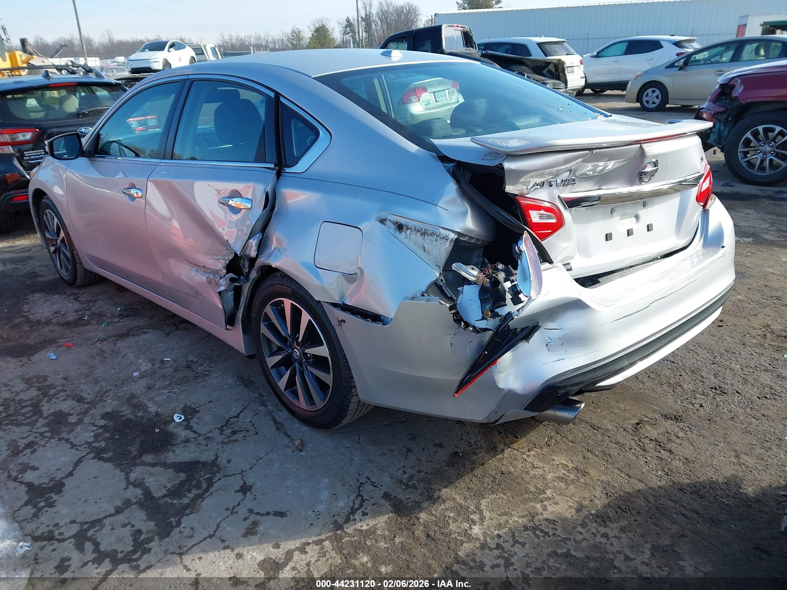 NISSAN ALTIMA image 3