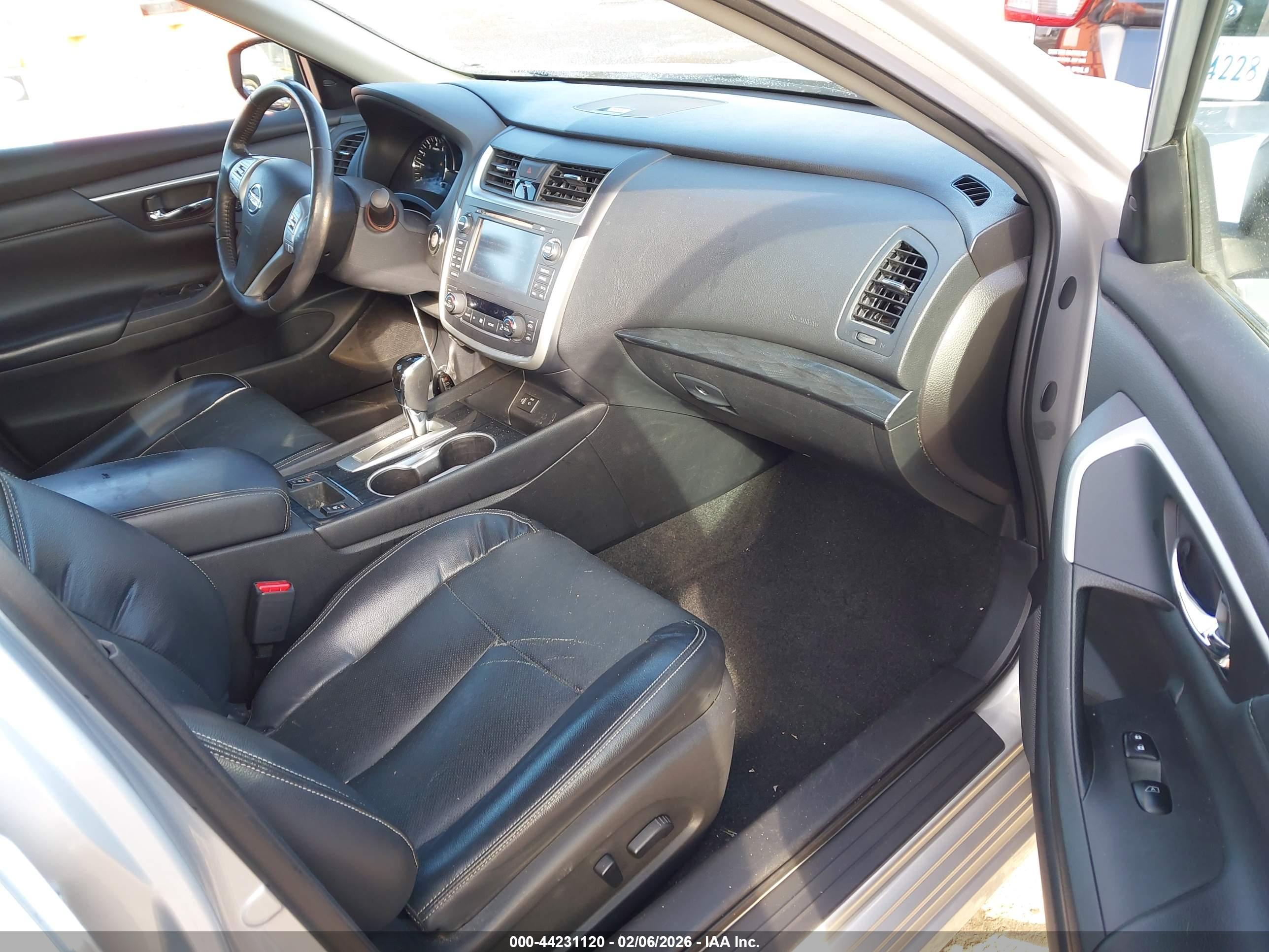 NISSAN ALTIMA image 5
